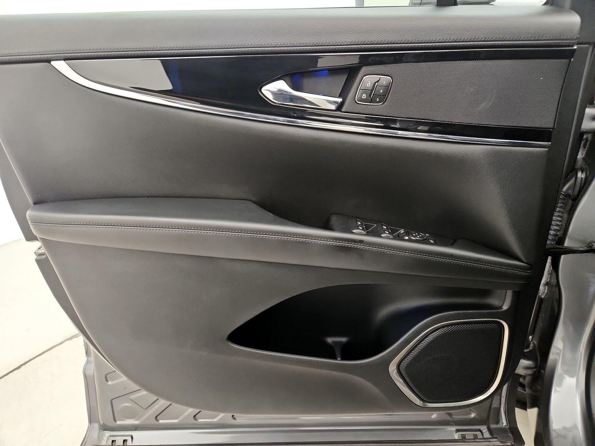 Thumbnail: 2022 Lincoln Nautilus - 12