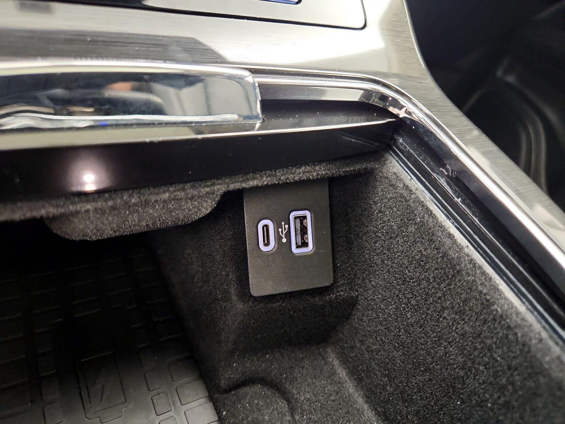 Thumbnail: 2022 Lincoln Nautilus - 19