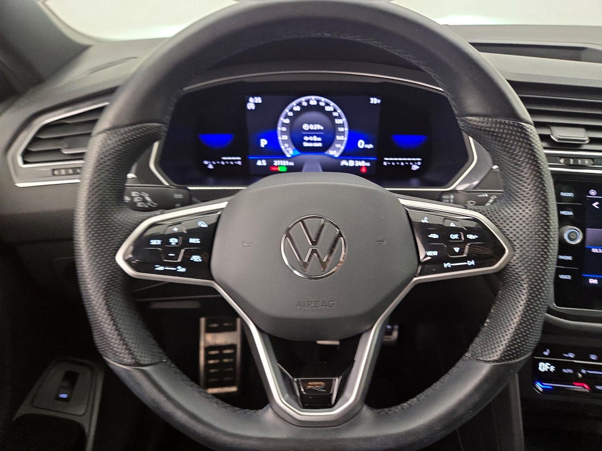 Thumbnail: 2022 Volkswagen Tiguan - 10