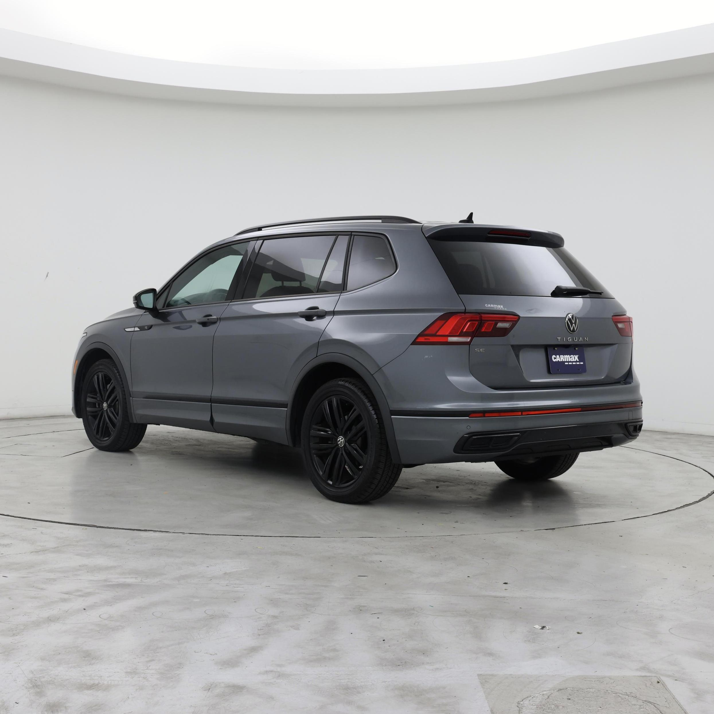 Thumbnail: 2022 Volkswagen Tiguan - 2