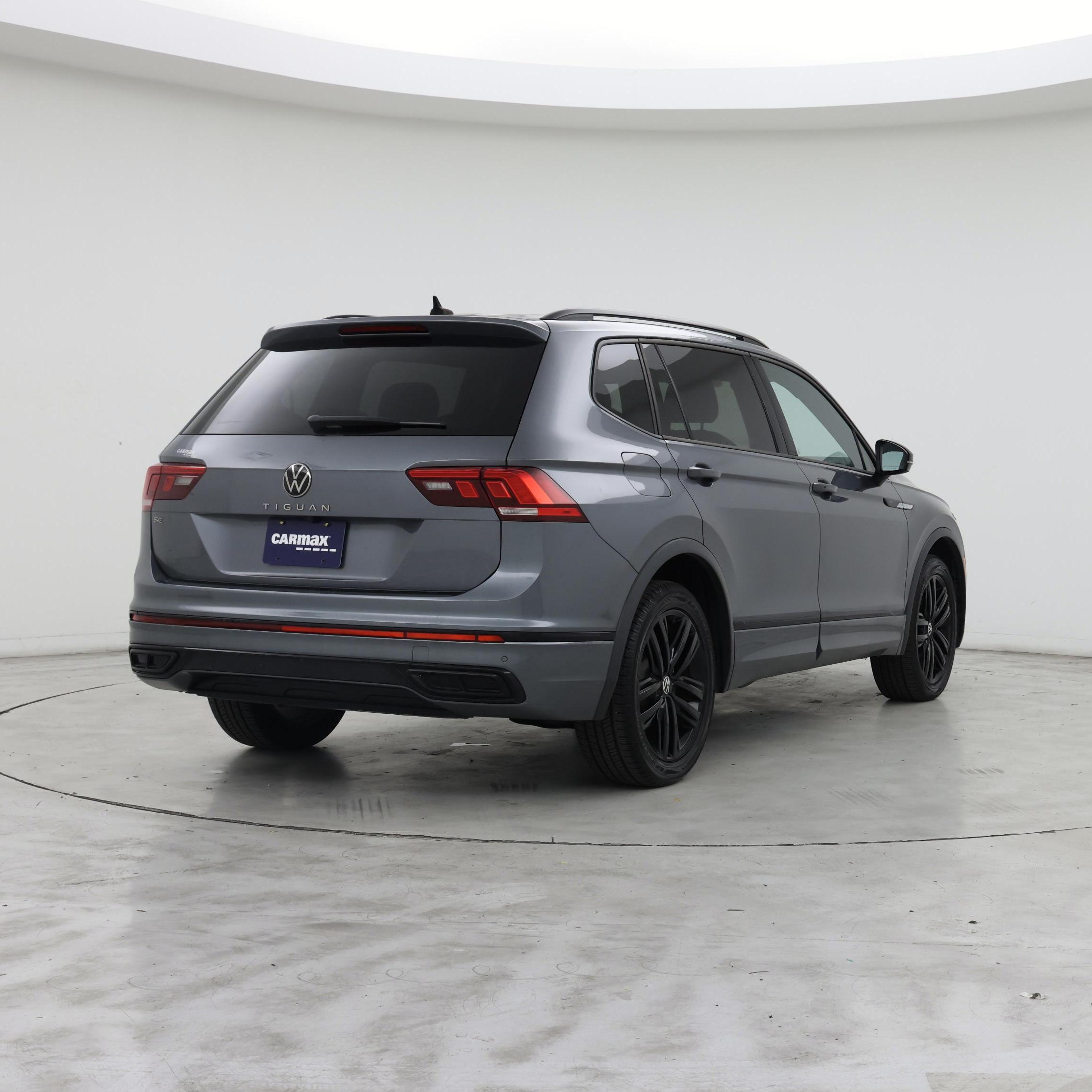 Thumbnail: 2022 Volkswagen Tiguan - 8