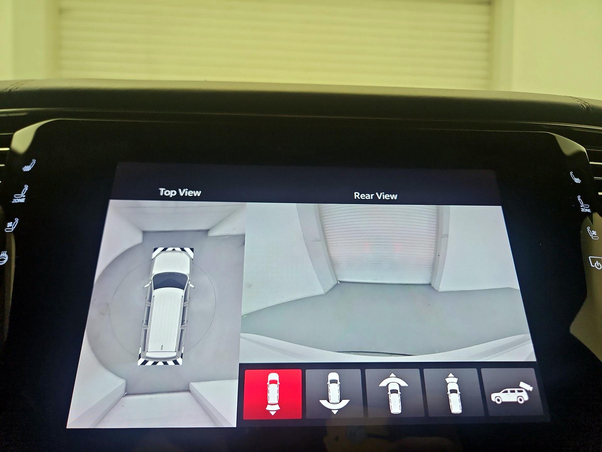 Thumbnail: 2022 Jeep Wagoneer - 15