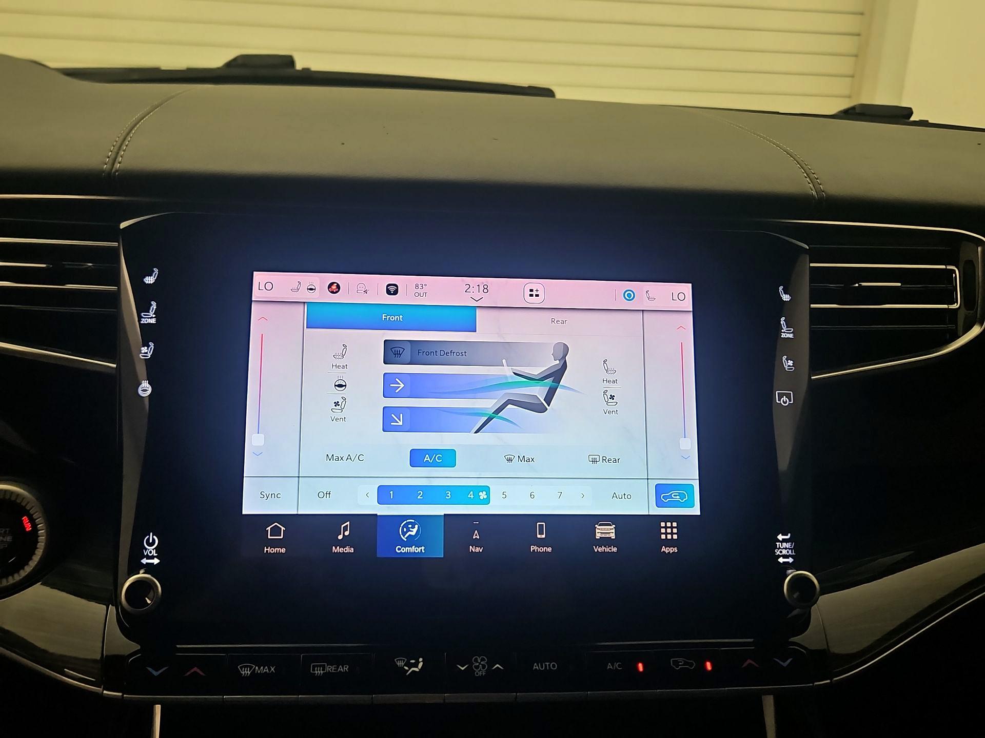 Thumbnail: 2022 Jeep Wagoneer - 17