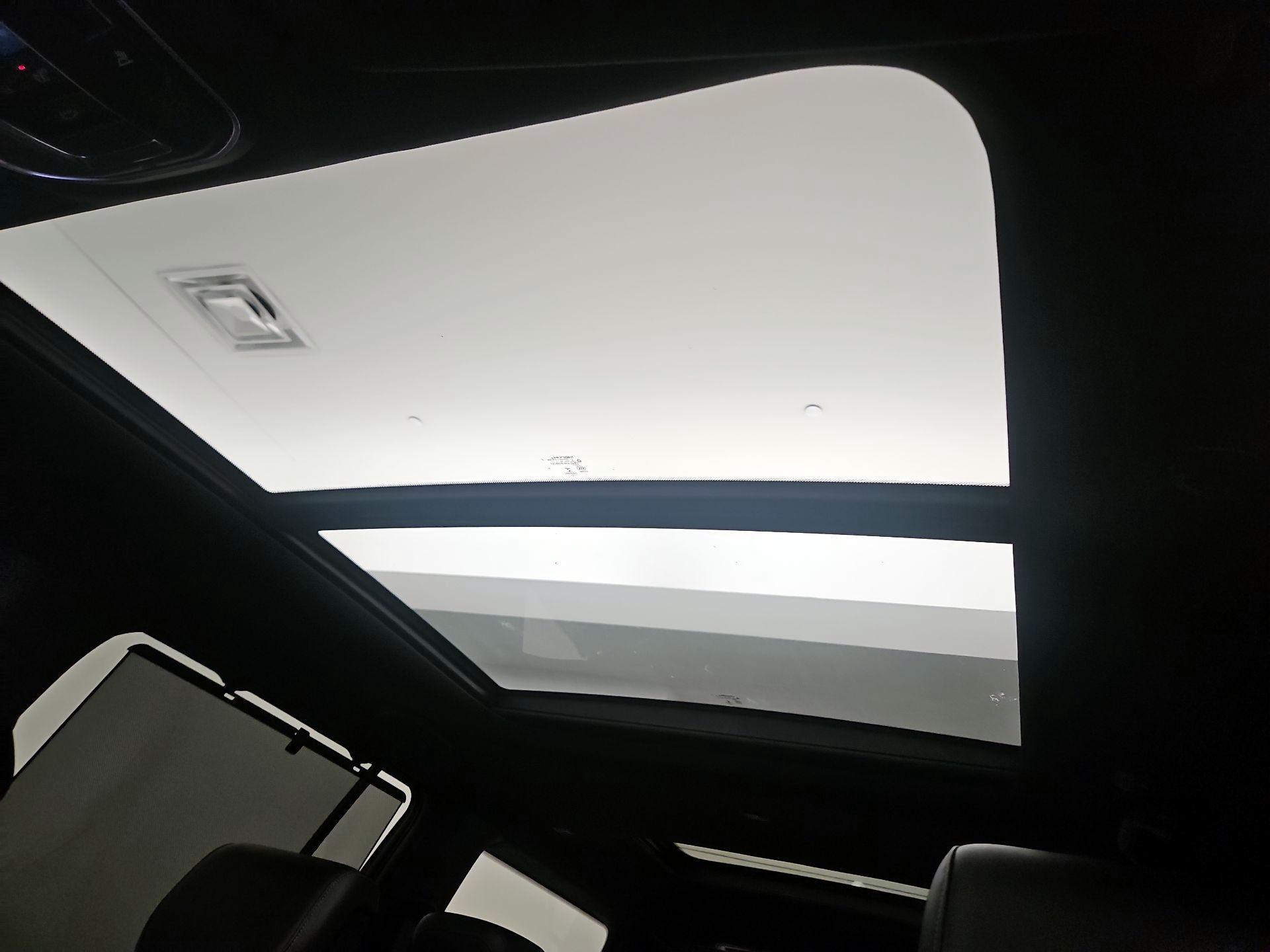 Thumbnail: 2022 Jeep Wagoneer - 20