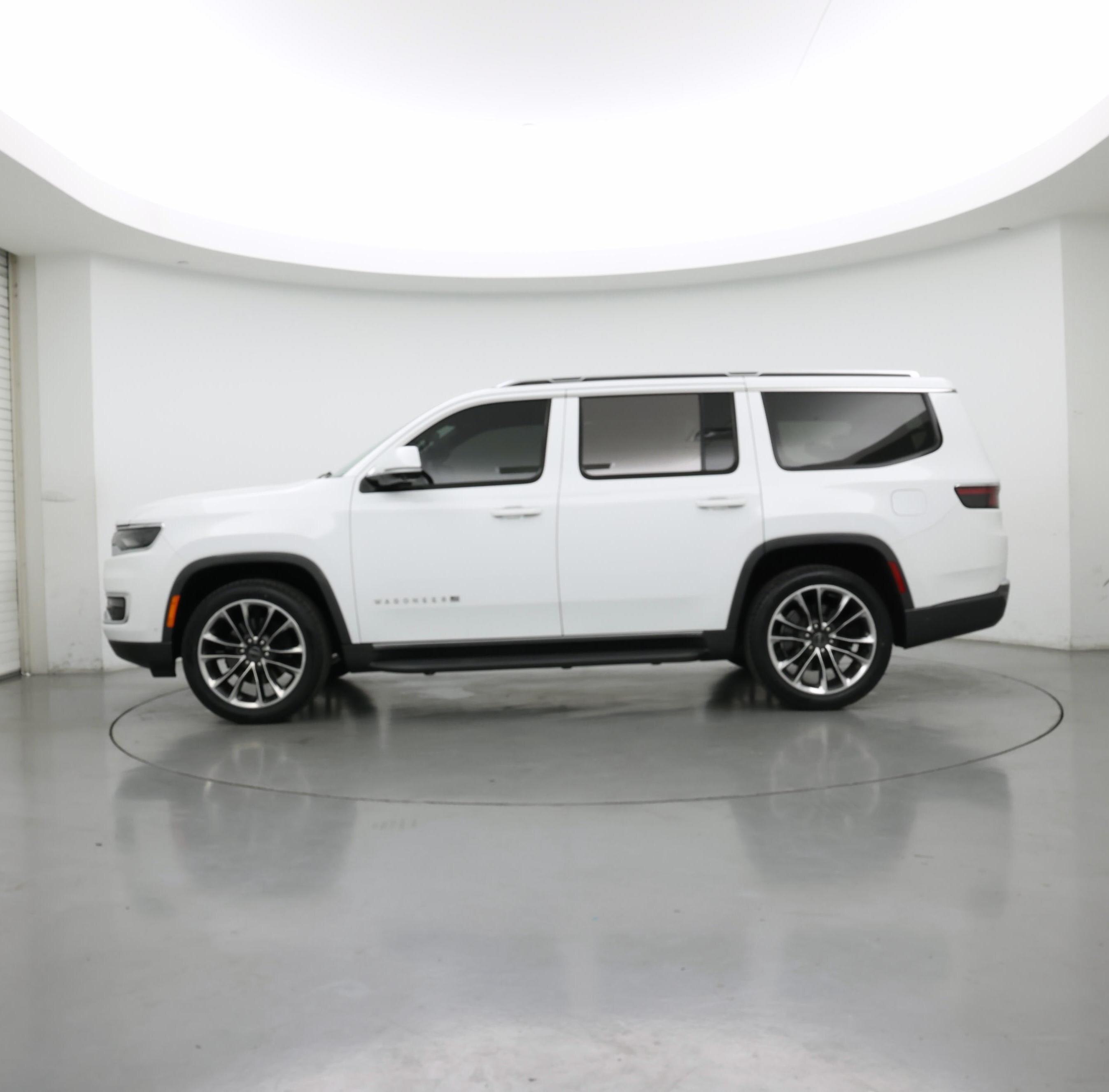 Thumbnail: 2022 Jeep Wagoneer - 3