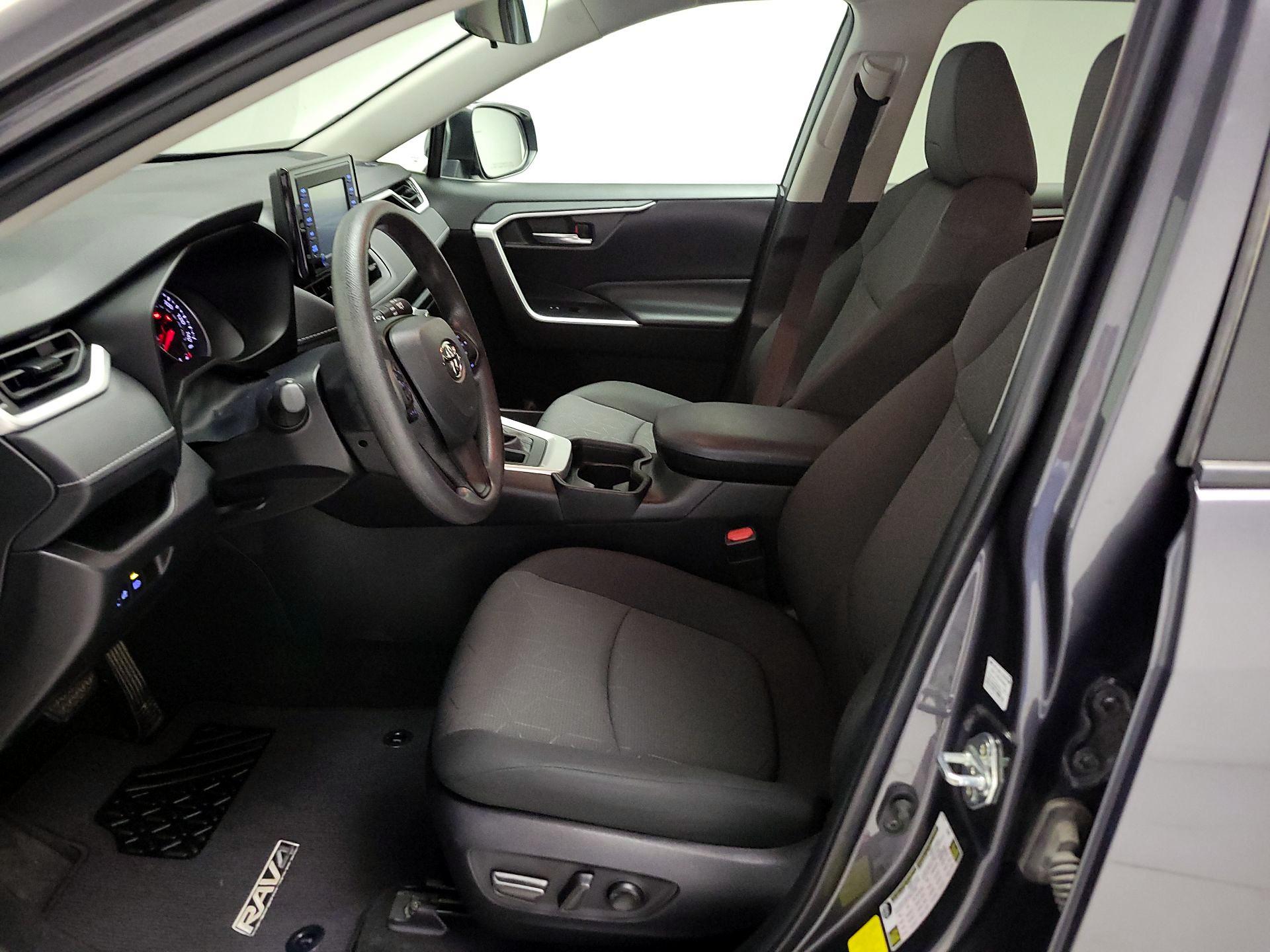 Thumbnail: 2021 Toyota RAV4 - 11