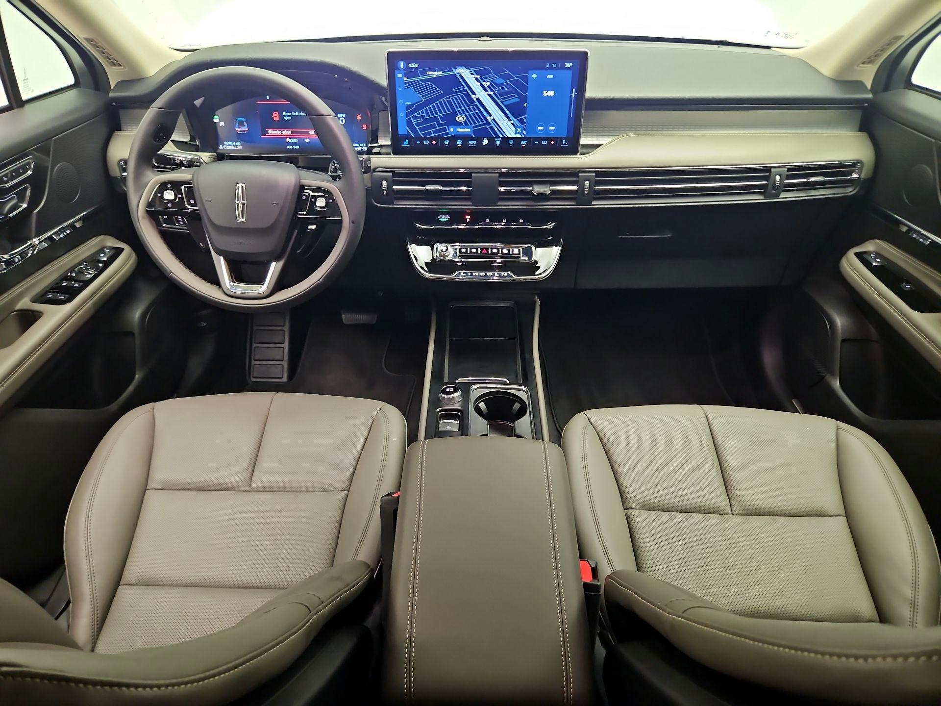 Thumbnail: 2024 Lincoln Corsair - 9