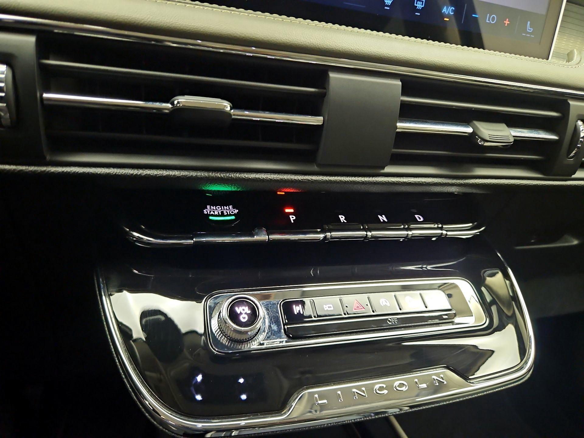 Thumbnail: 2024 Lincoln Corsair - 17