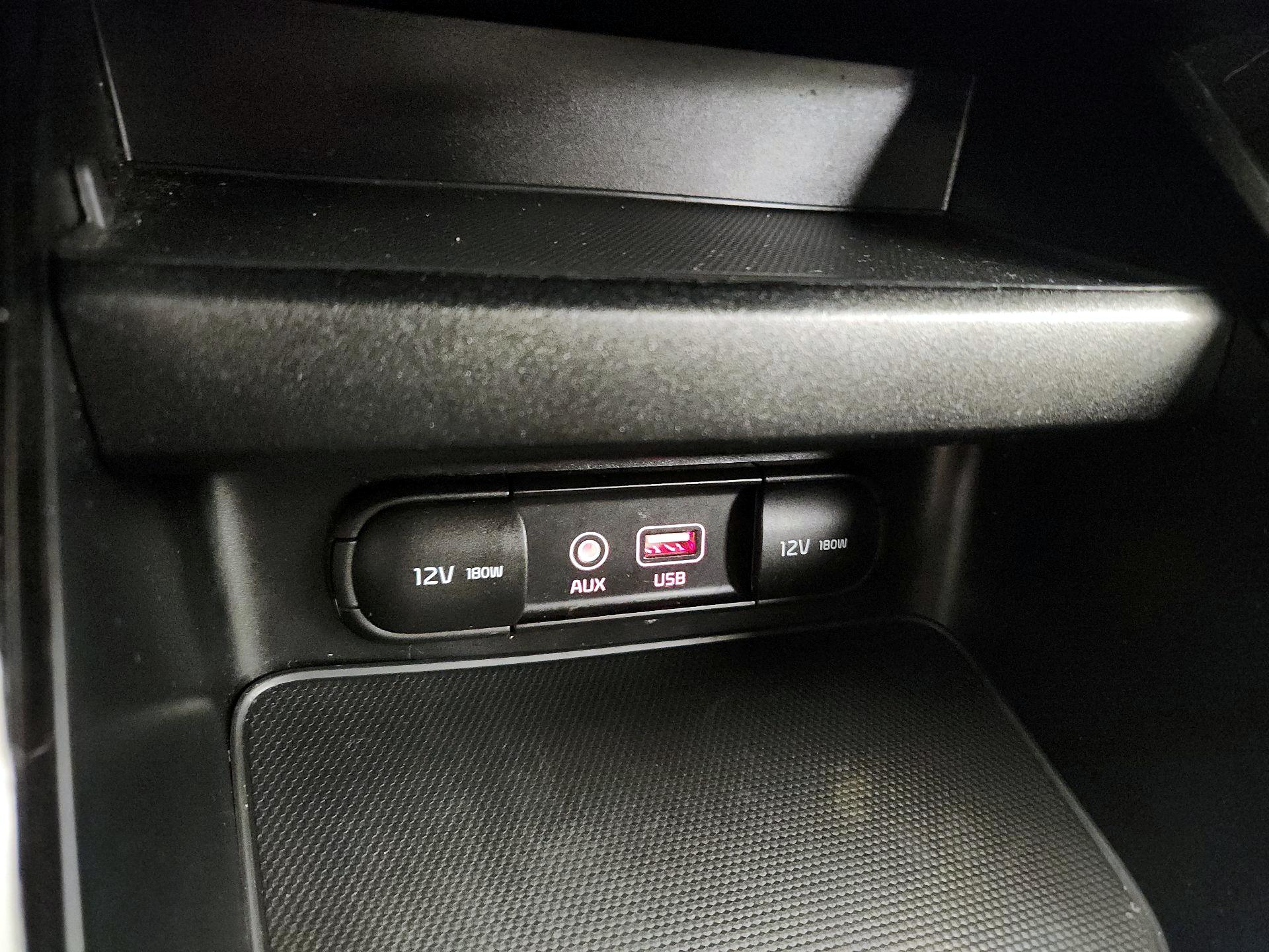 Thumbnail: 2021 Kia Forte - 18