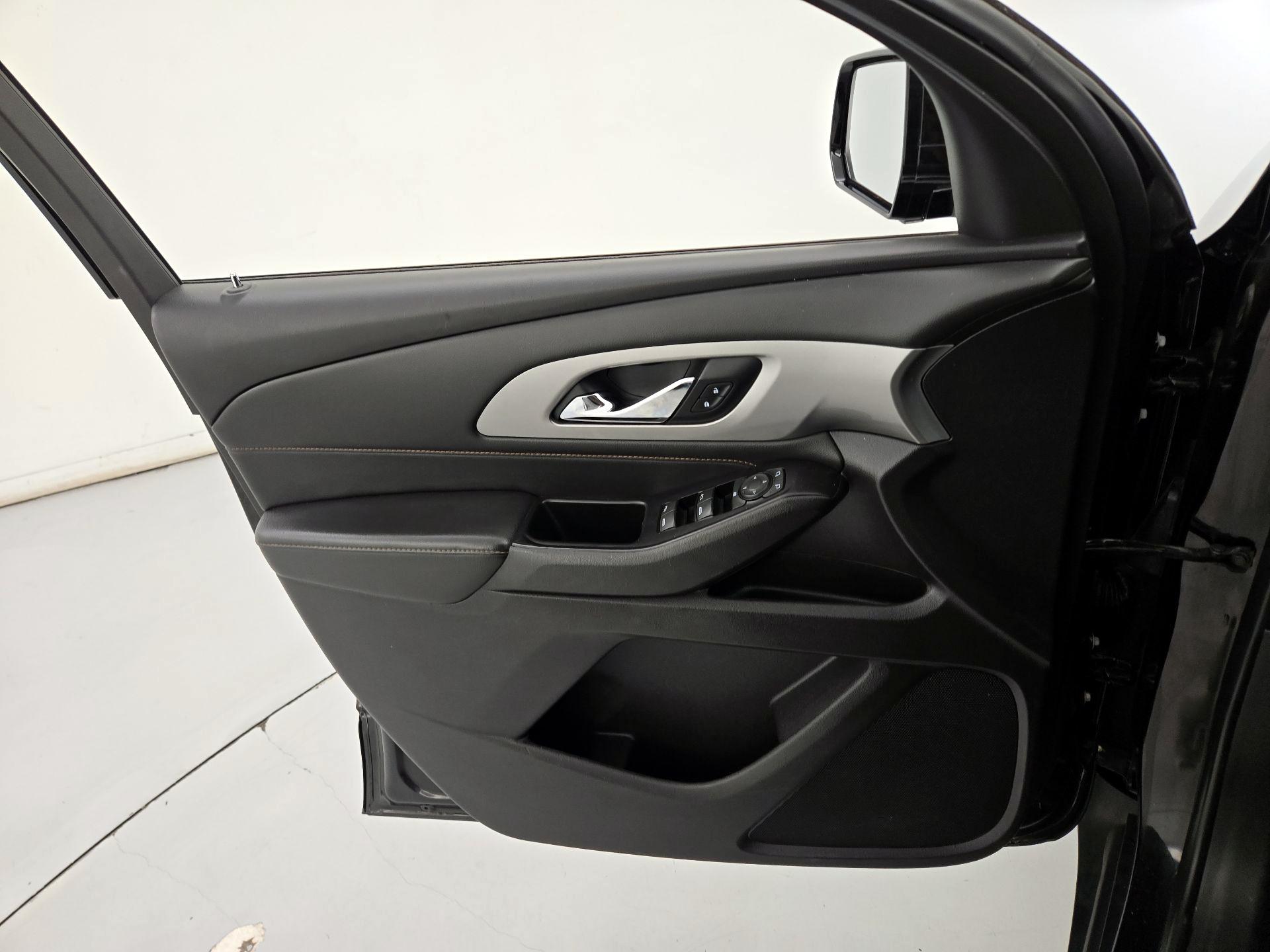 Thumbnail: 2019 Chevrolet Traverse - 12