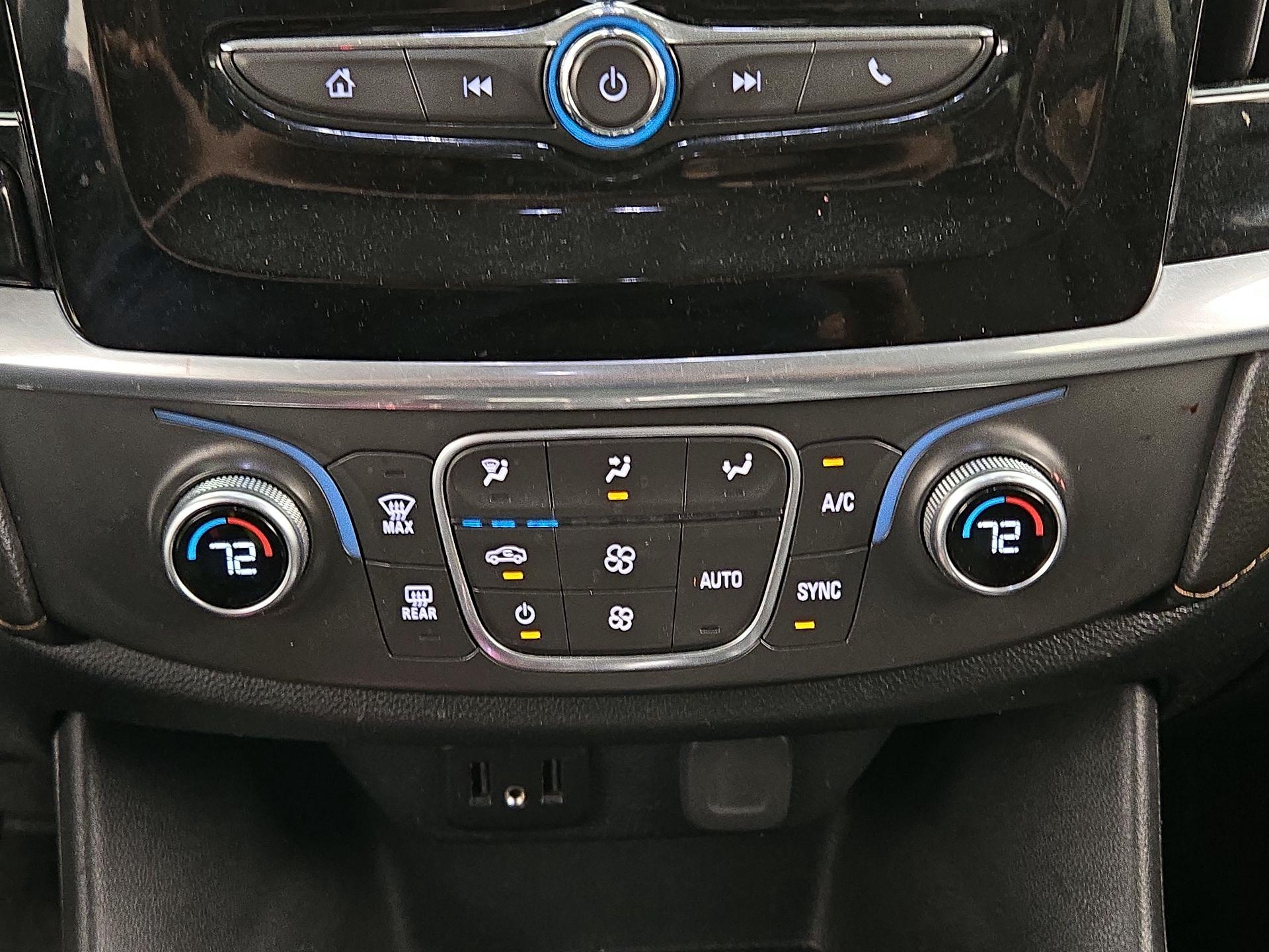 Thumbnail: 2019 Chevrolet Traverse - 16