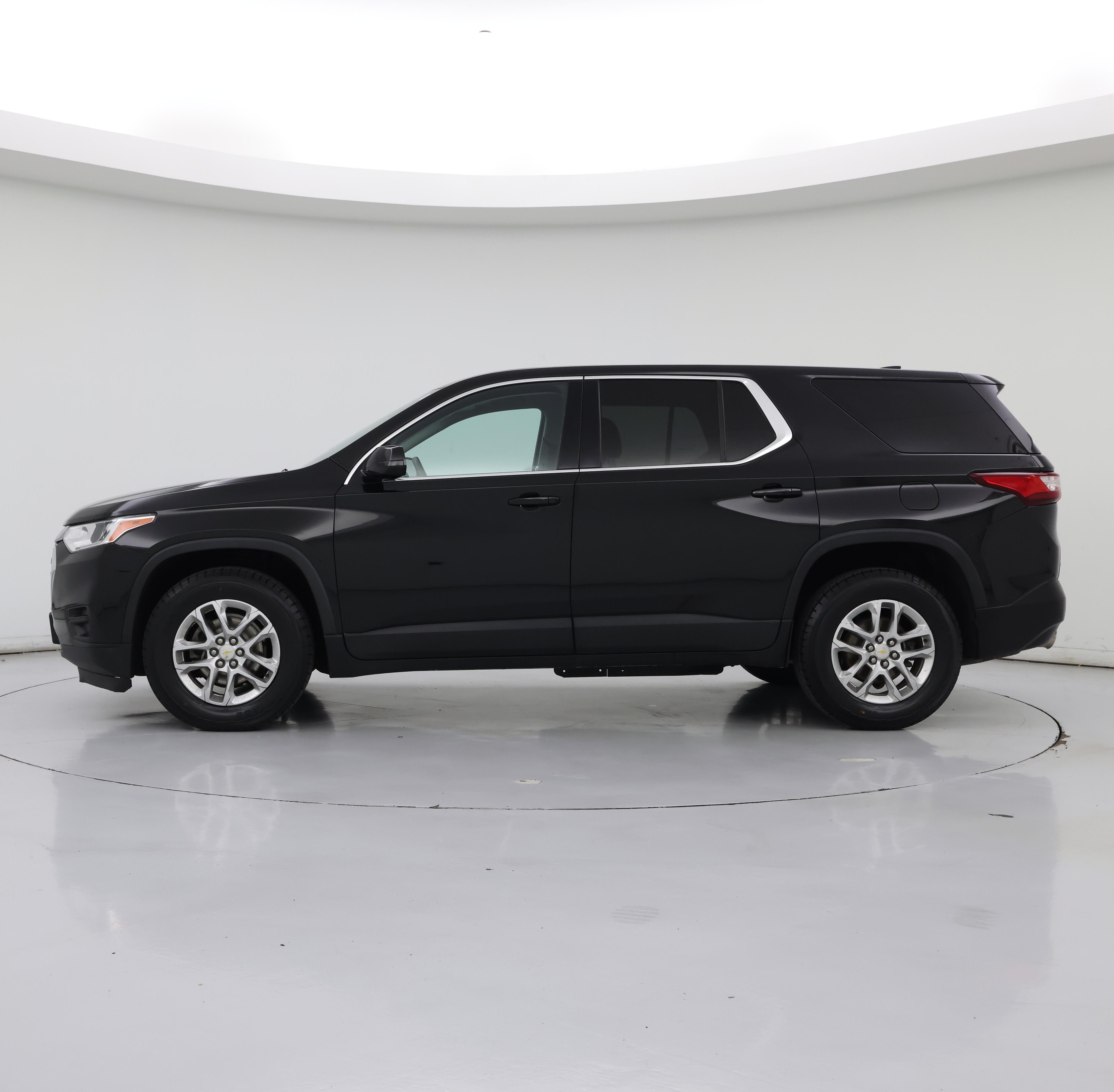 Thumbnail: 2019 Chevrolet Traverse - 3