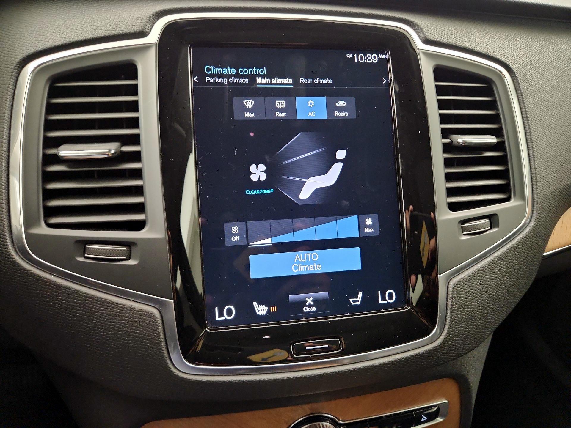 Thumbnail: 2022 Volvo XC90 - 17