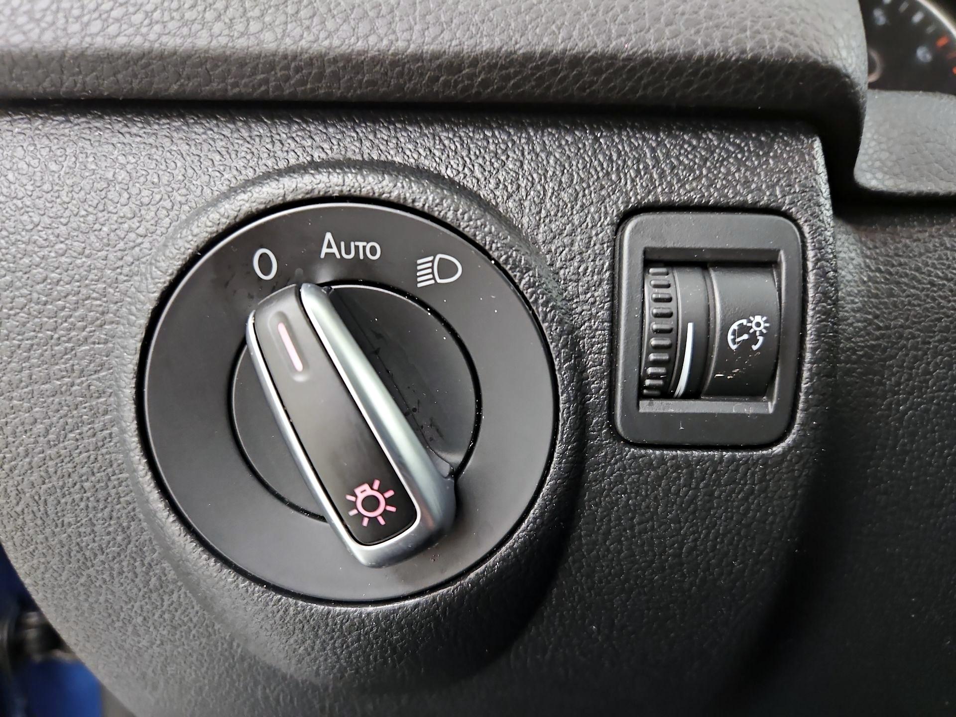 Thumbnail: 2017 Volkswagen Tiguan - 13