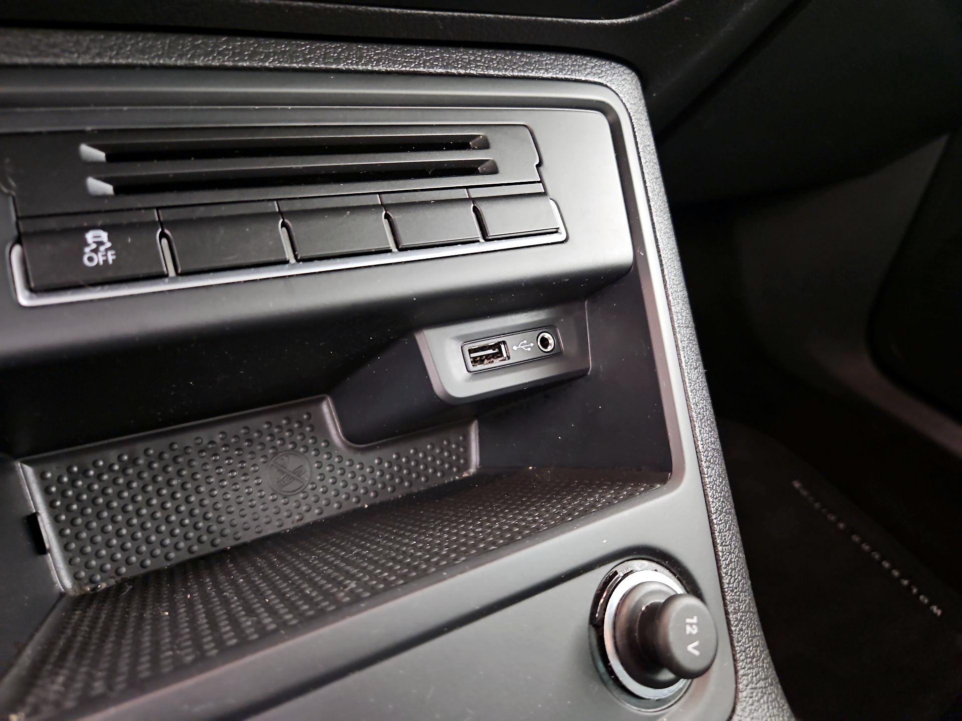 Thumbnail: 2017 Volkswagen Tiguan - 18