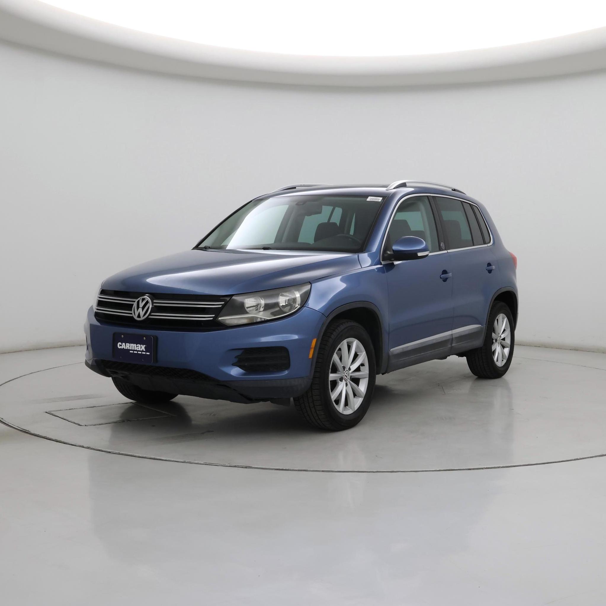 Thumbnail: 2017 Volkswagen Tiguan - 4