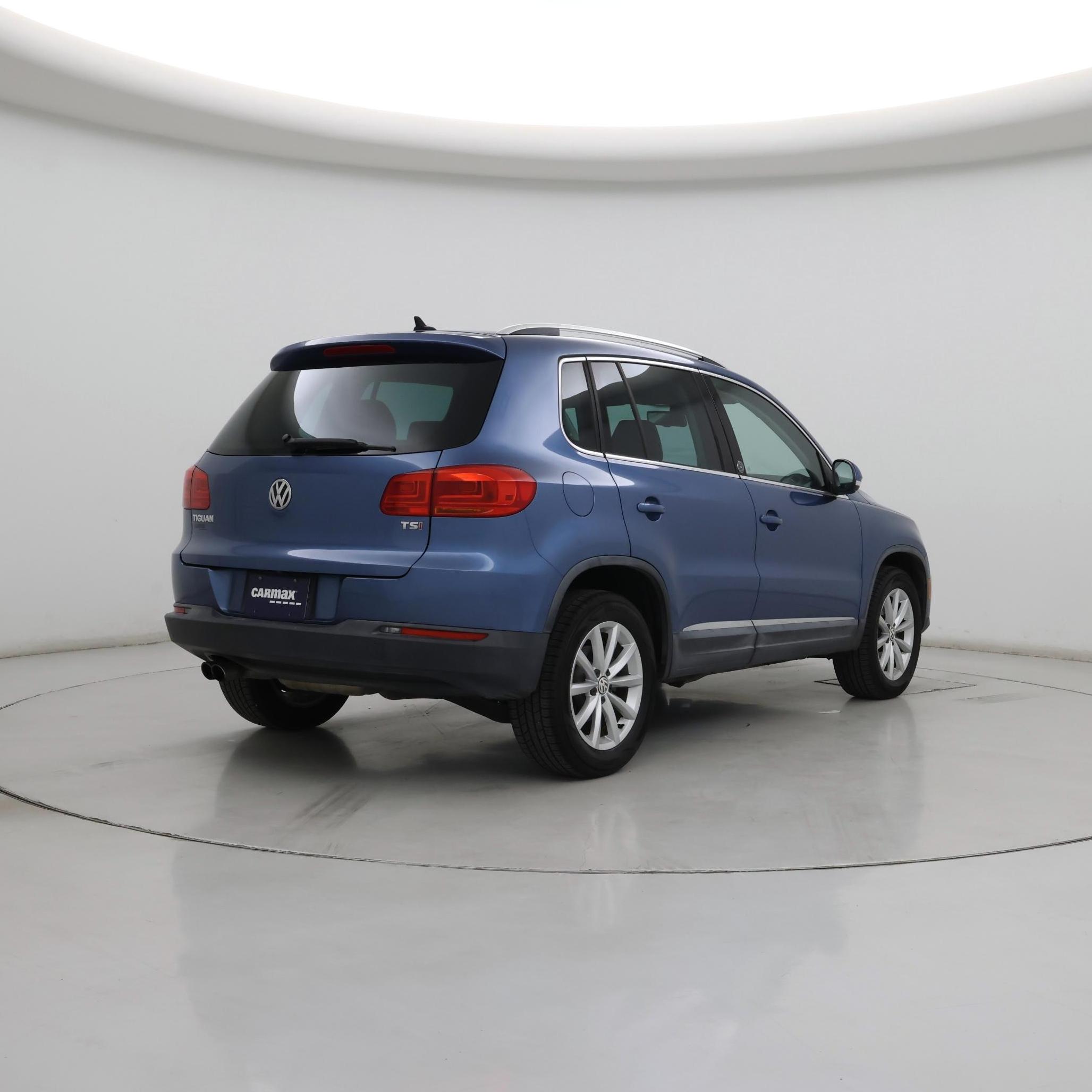 Thumbnail: 2017 Volkswagen Tiguan - 8