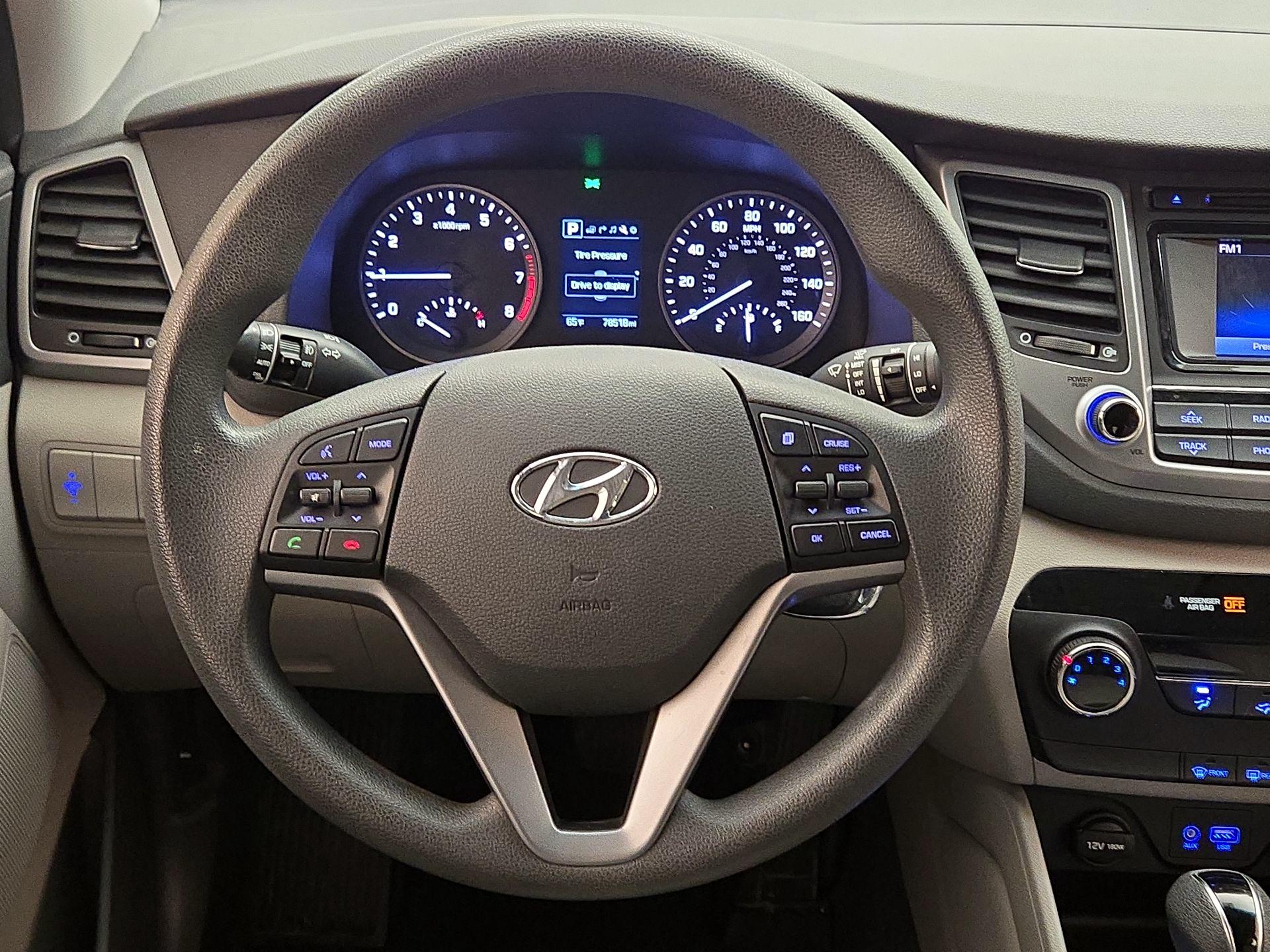 Thumbnail: 2016 Hyundai Tucson - 10