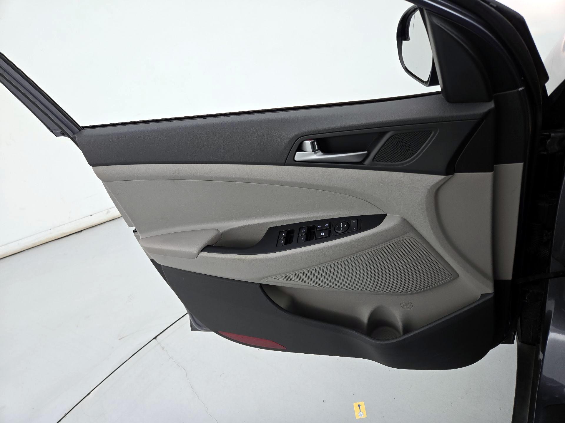 Thumbnail: 2016 Hyundai Tucson - 12