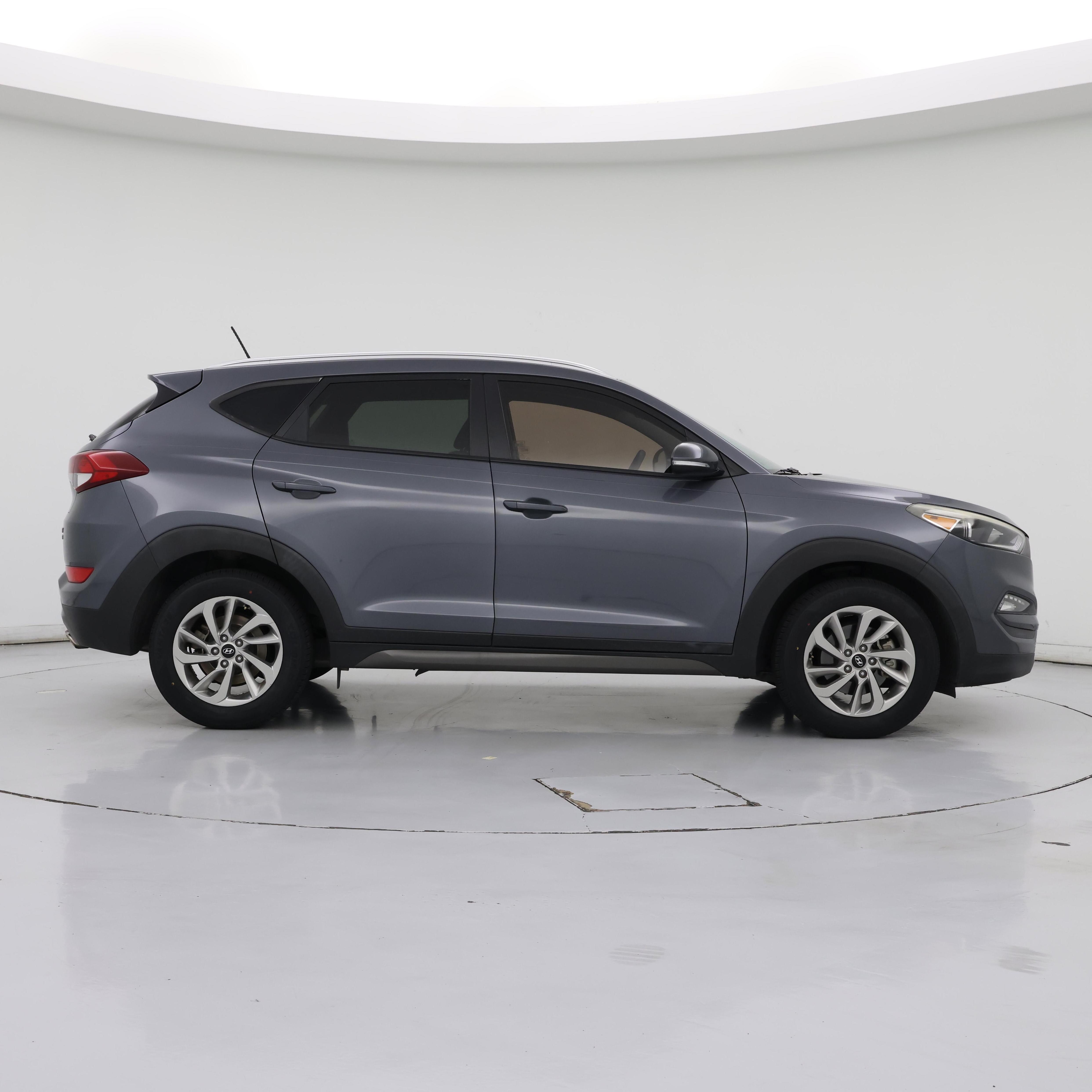 Thumbnail: 2016 Hyundai Tucson - 7