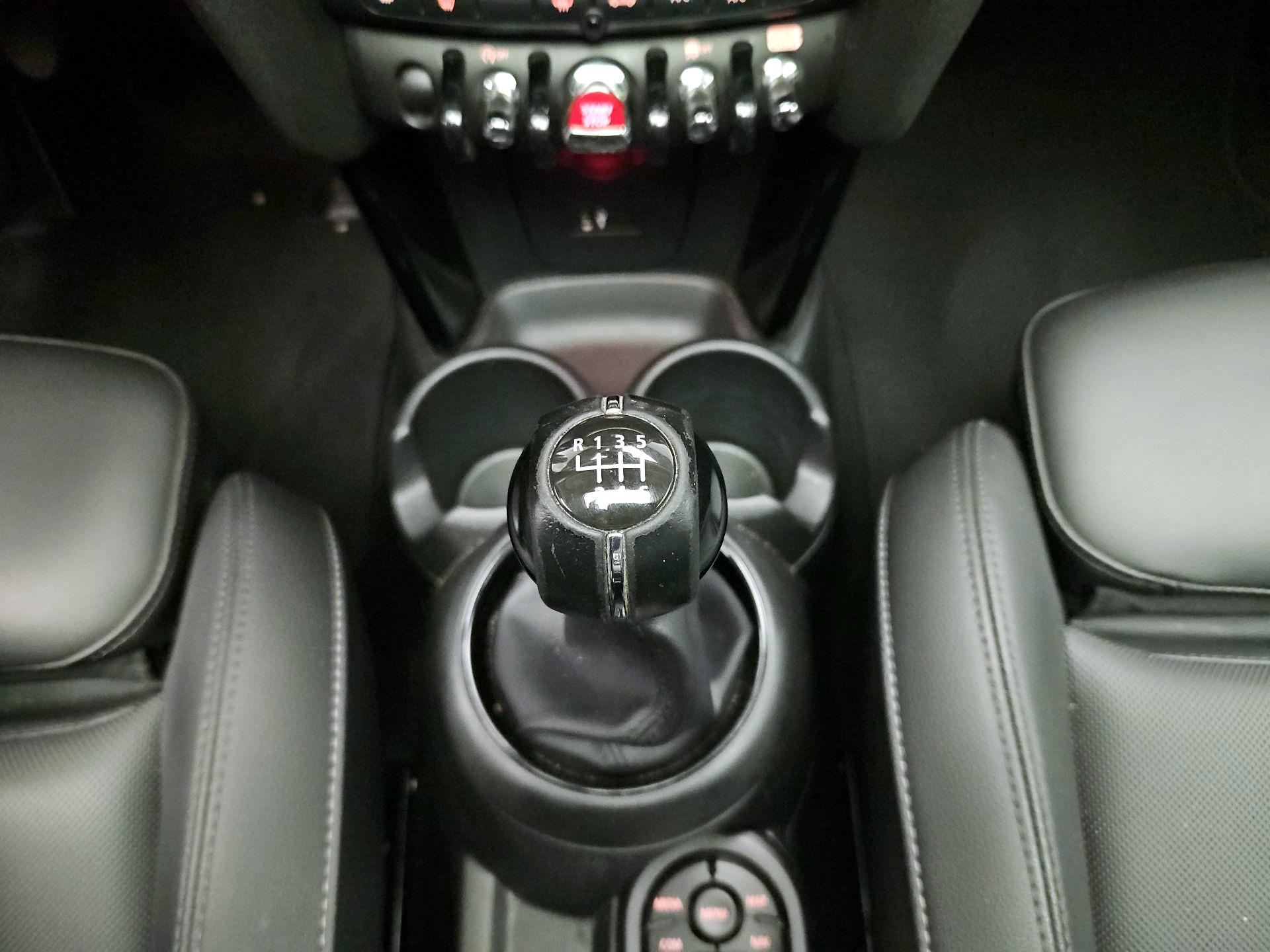 Thumbnail: 2021 MINI Cooper Hardtop - 18