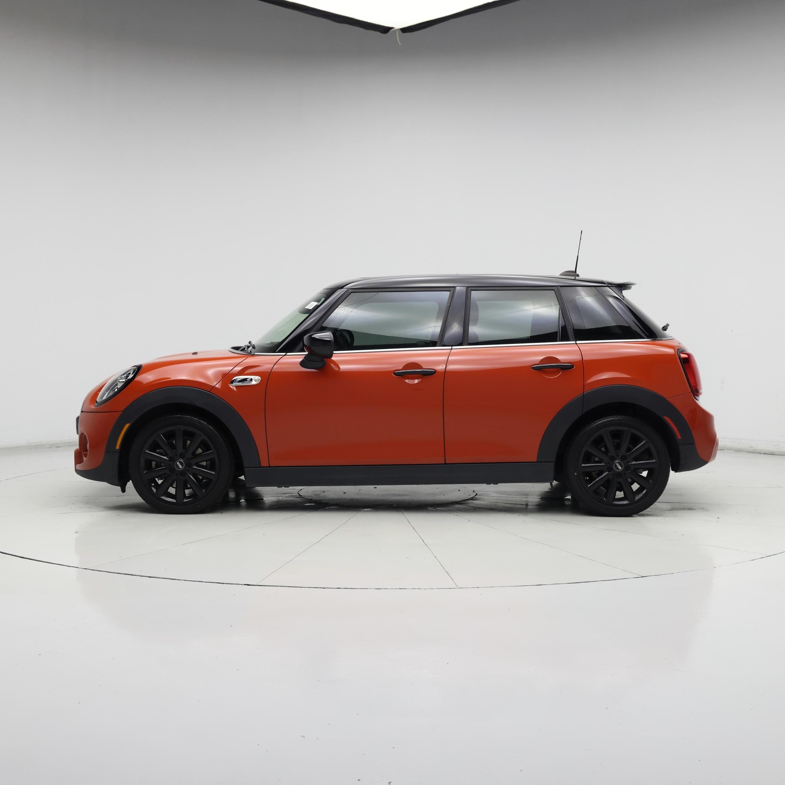 Thumbnail: 2021 MINI Cooper Hardtop - 3