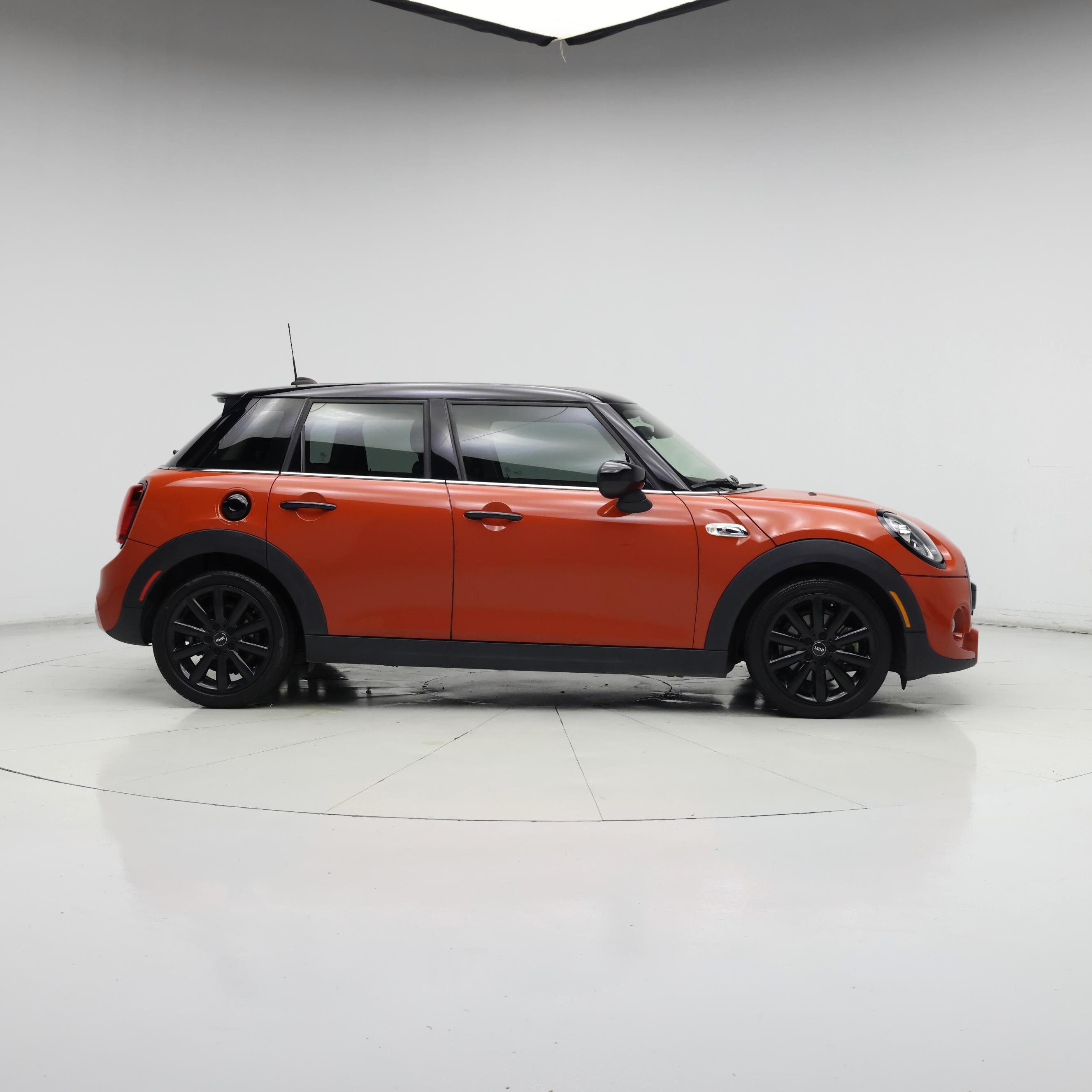 Thumbnail: 2021 MINI Cooper Hardtop - 7