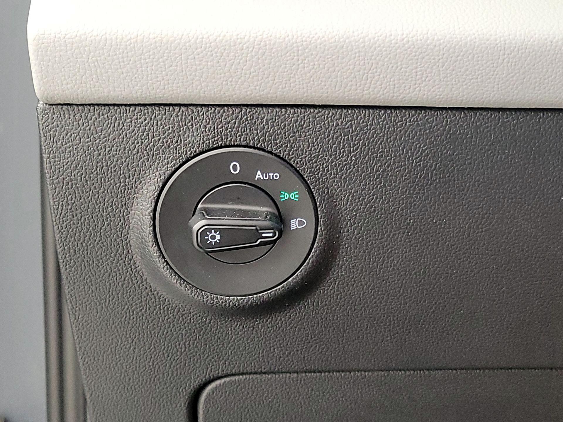 Thumbnail: 2022 Volkswagen Taos - 13