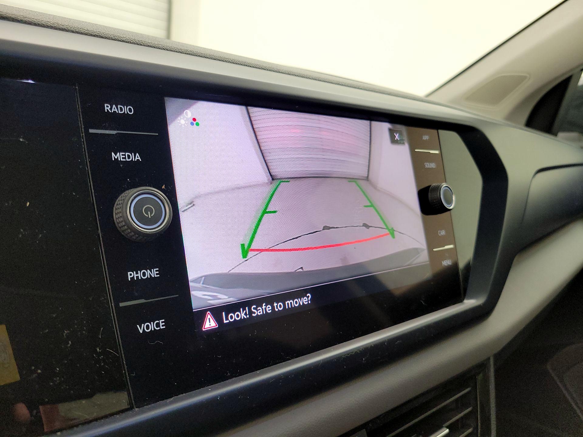 Thumbnail: 2022 Volkswagen Taos - 14