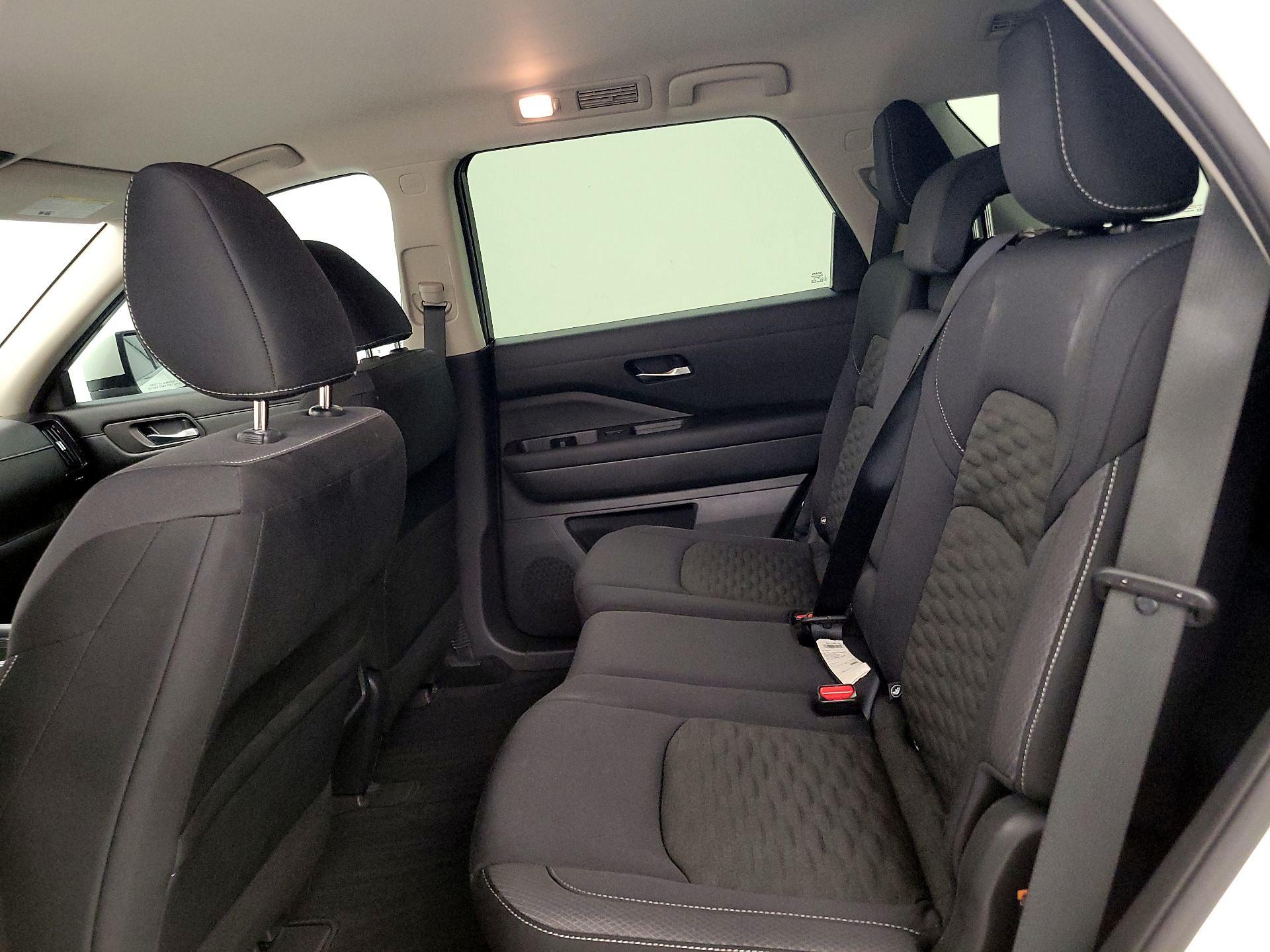 Thumbnail: 2022 Nissan Pathfinder - 19