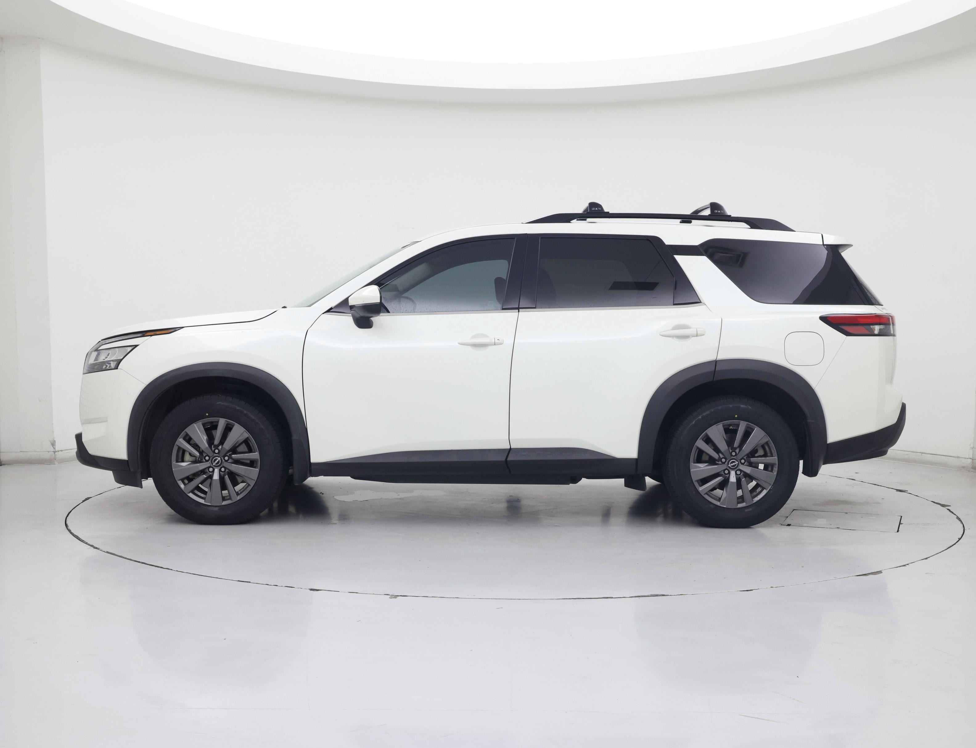 Thumbnail: 2022 Nissan Pathfinder - 3