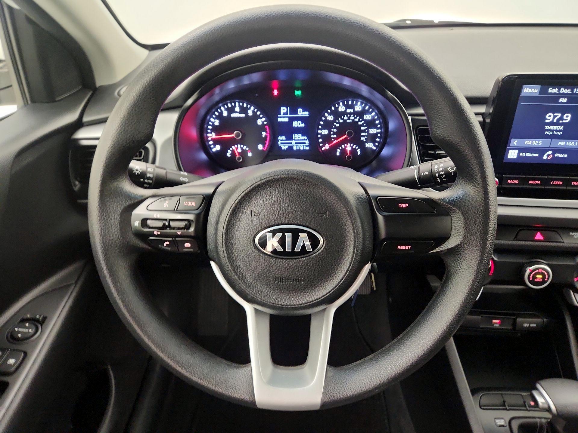 Thumbnail: 2021 Kia Rio - 10