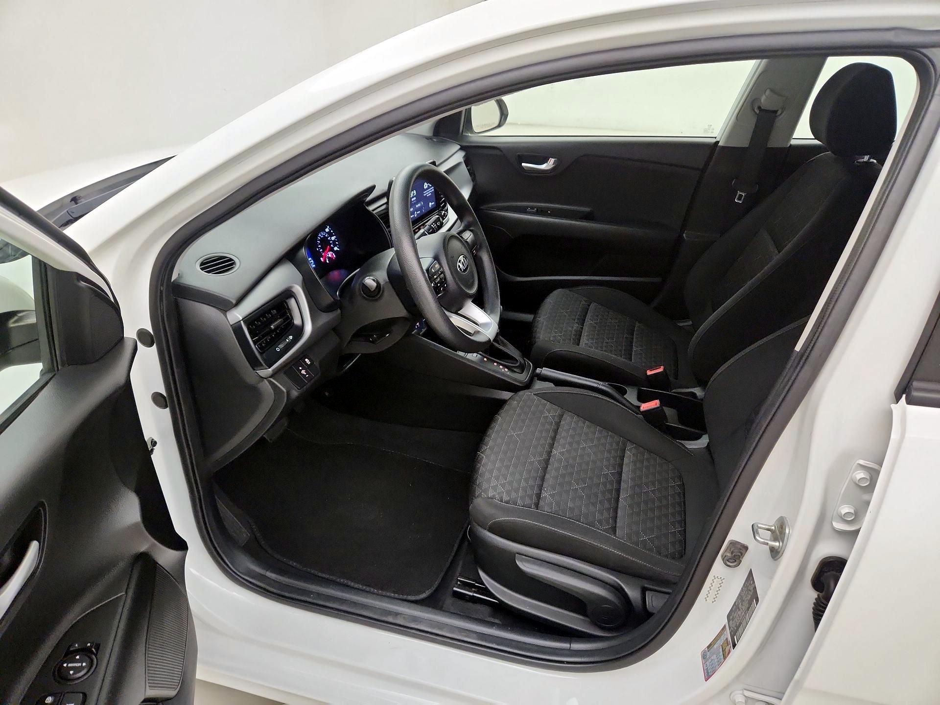 Thumbnail: 2021 Kia Rio - 11