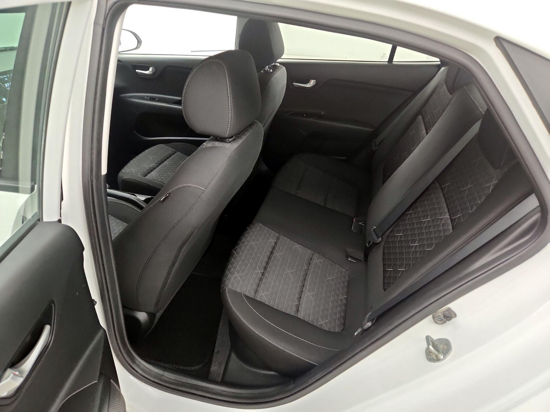 Thumbnail: 2021 Kia Rio - 19