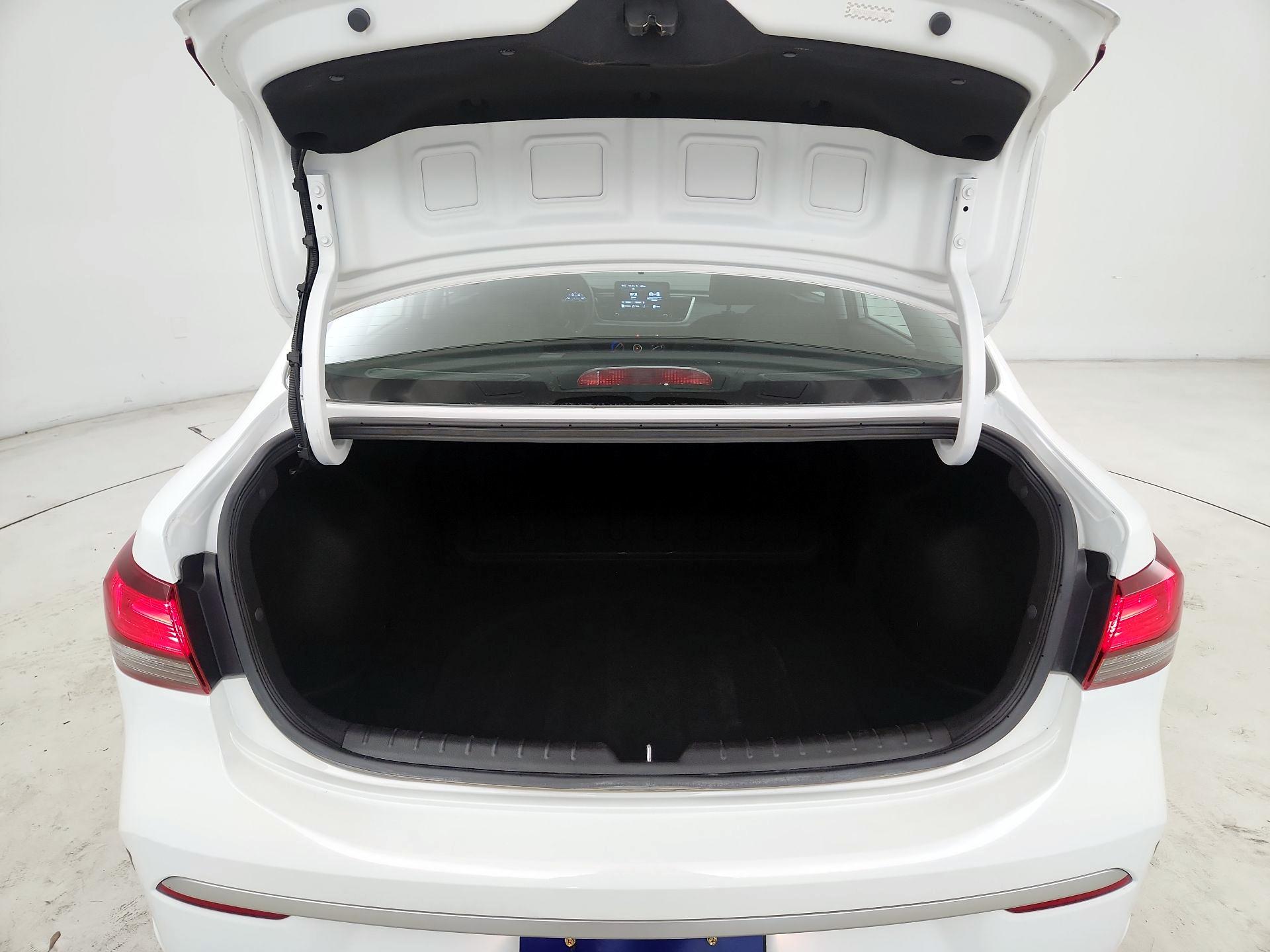 Thumbnail: 2021 Kia Rio - 20