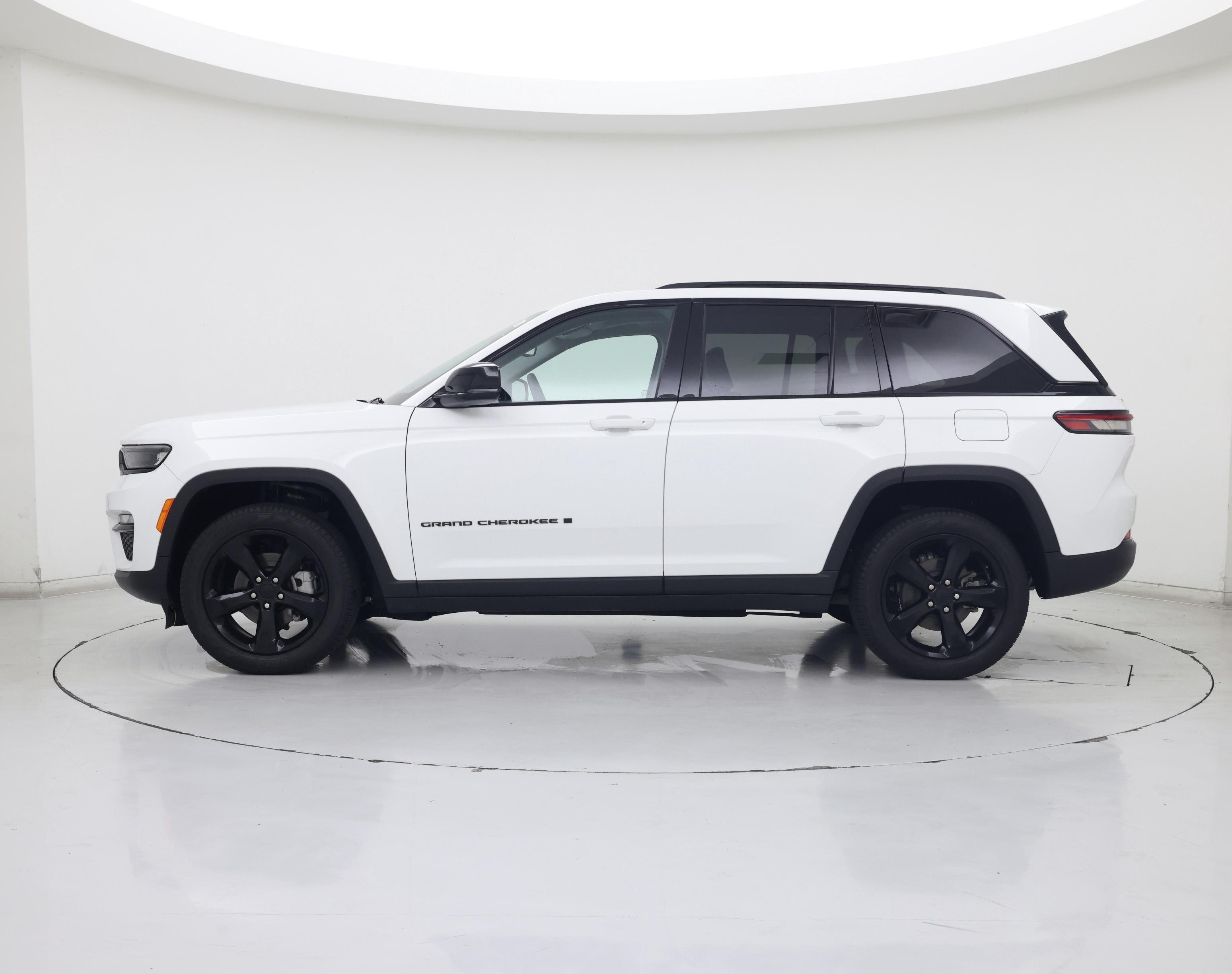 Thumbnail: 2024 Jeep Grand Cherokee - 3