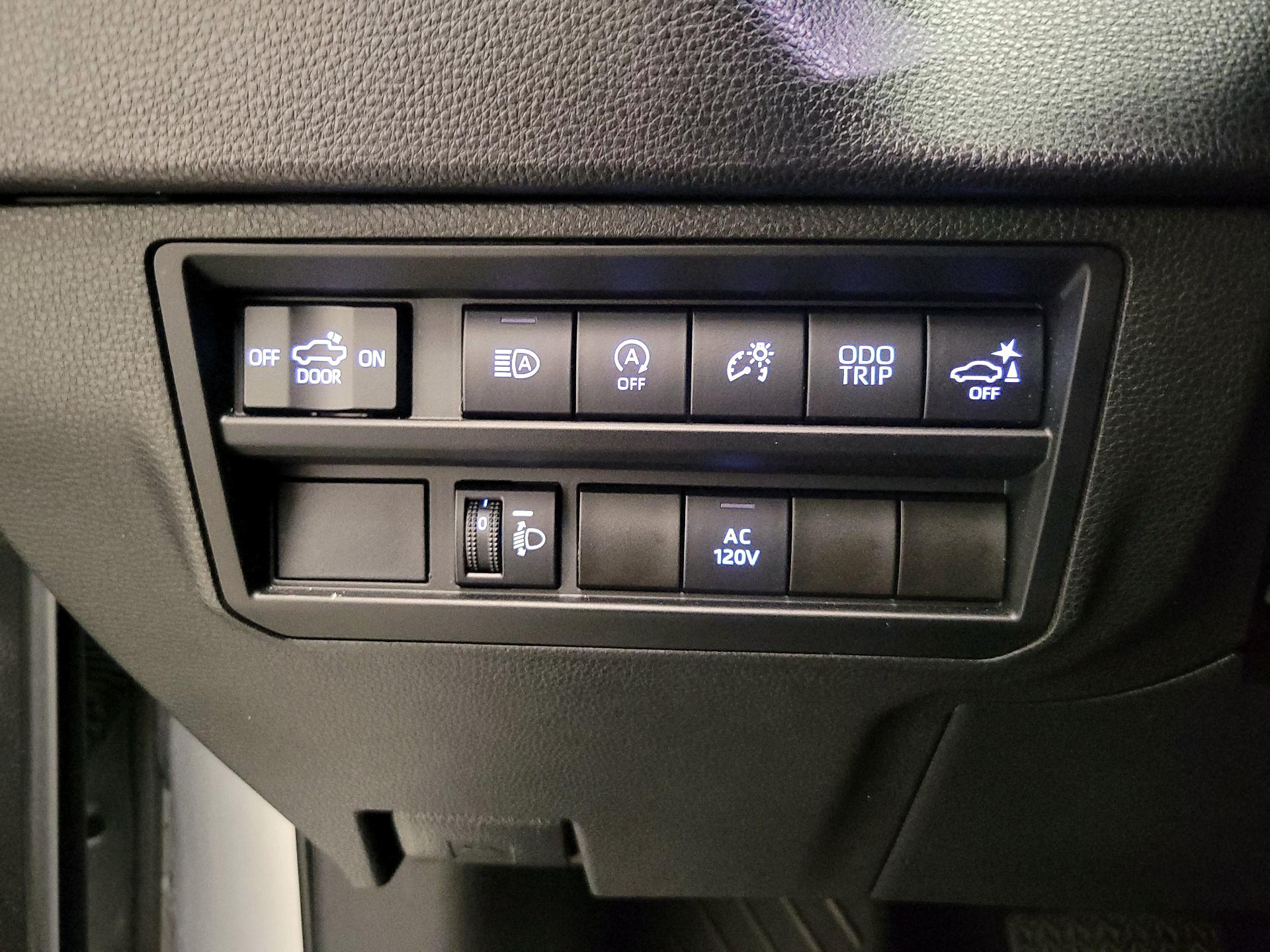 Thumbnail: 2022 Toyota Tundra - 13