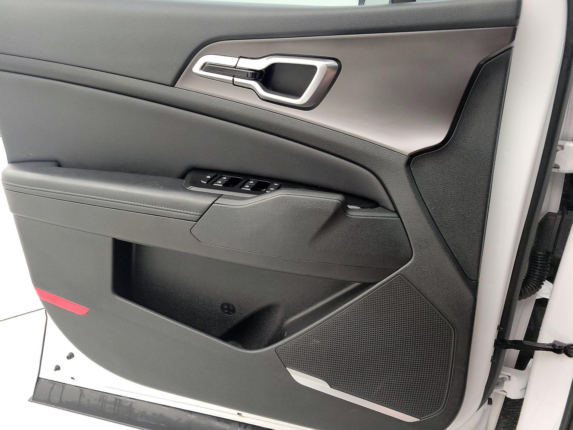 Thumbnail: 2023 Kia Sportage - 12