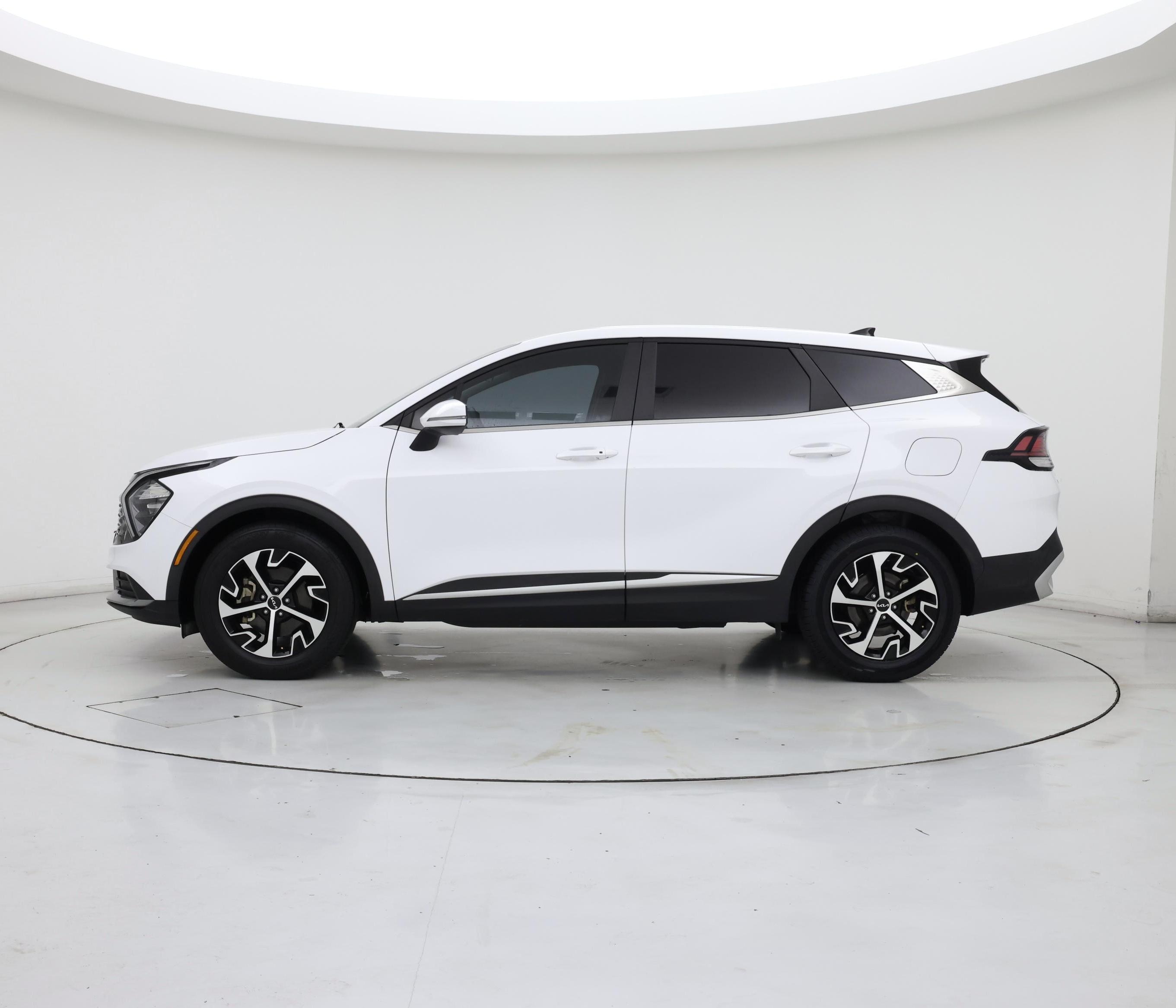 Thumbnail: 2023 Kia Sportage - 3