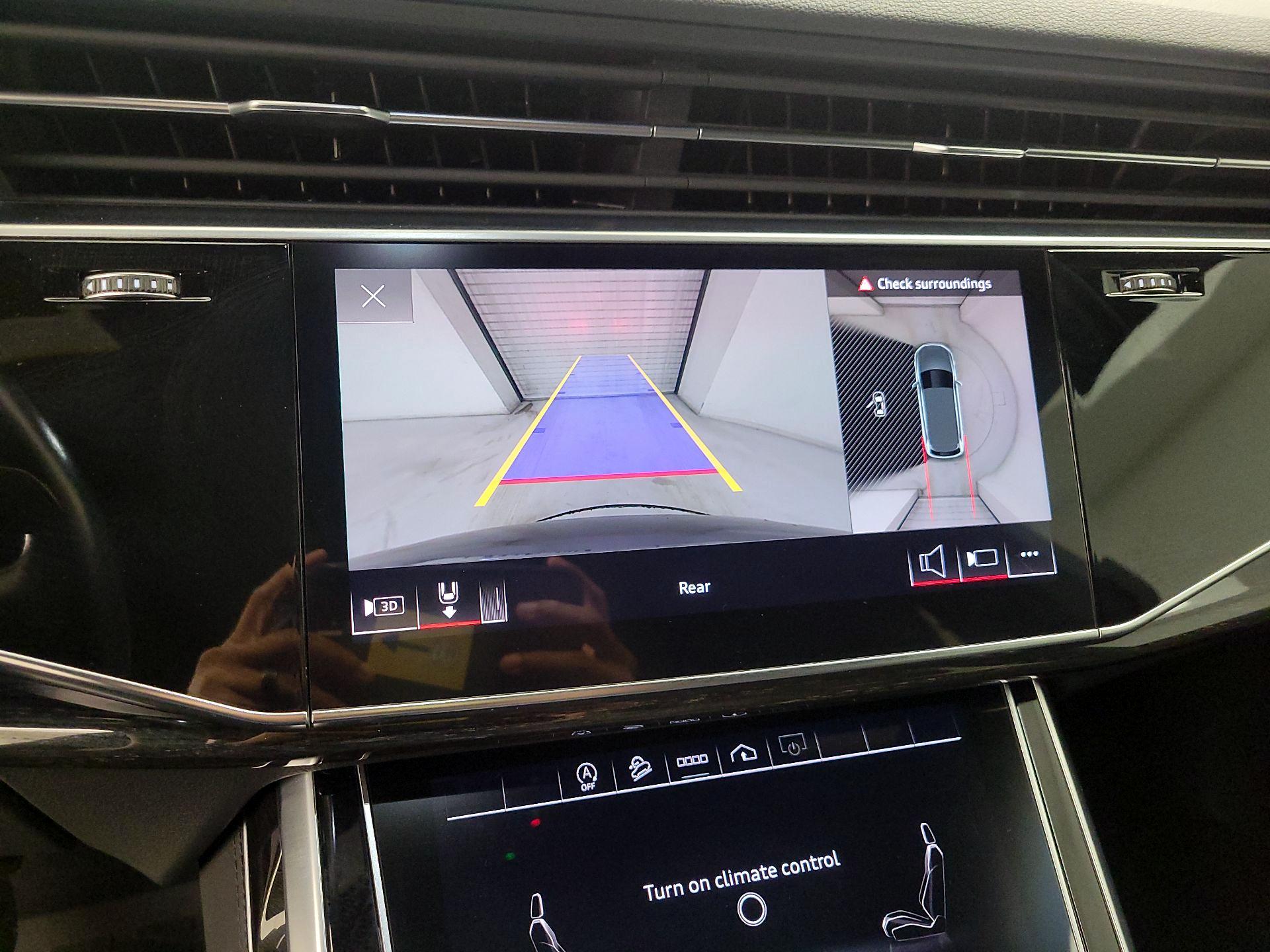 Thumbnail: 2021 Audi Q7 - 15