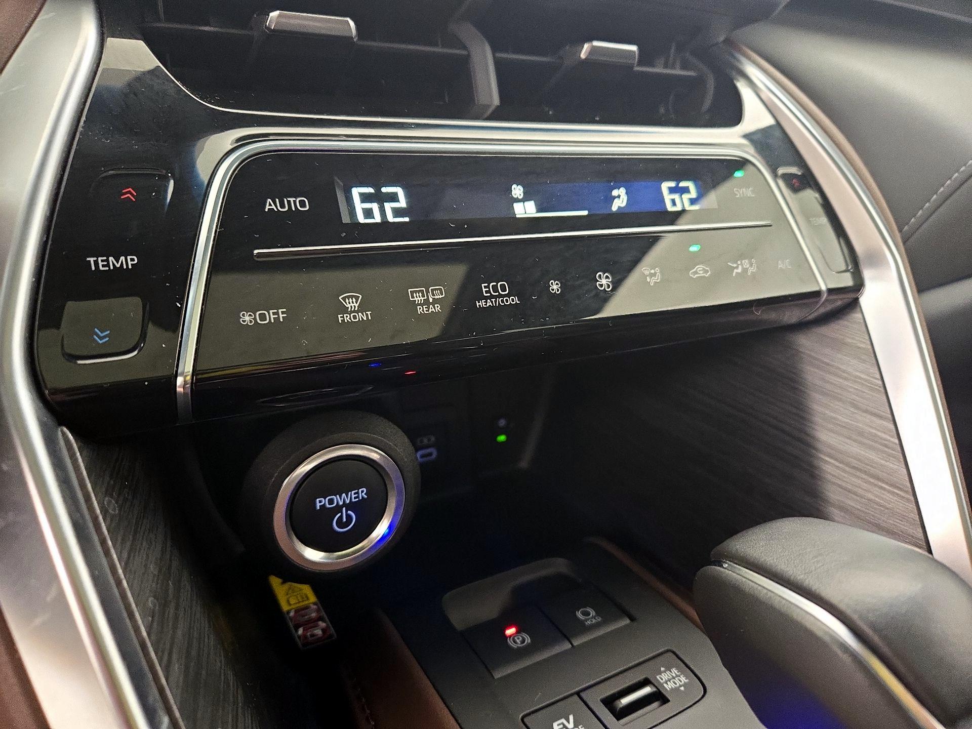 Thumbnail: 2024 Toyota Venza - 16