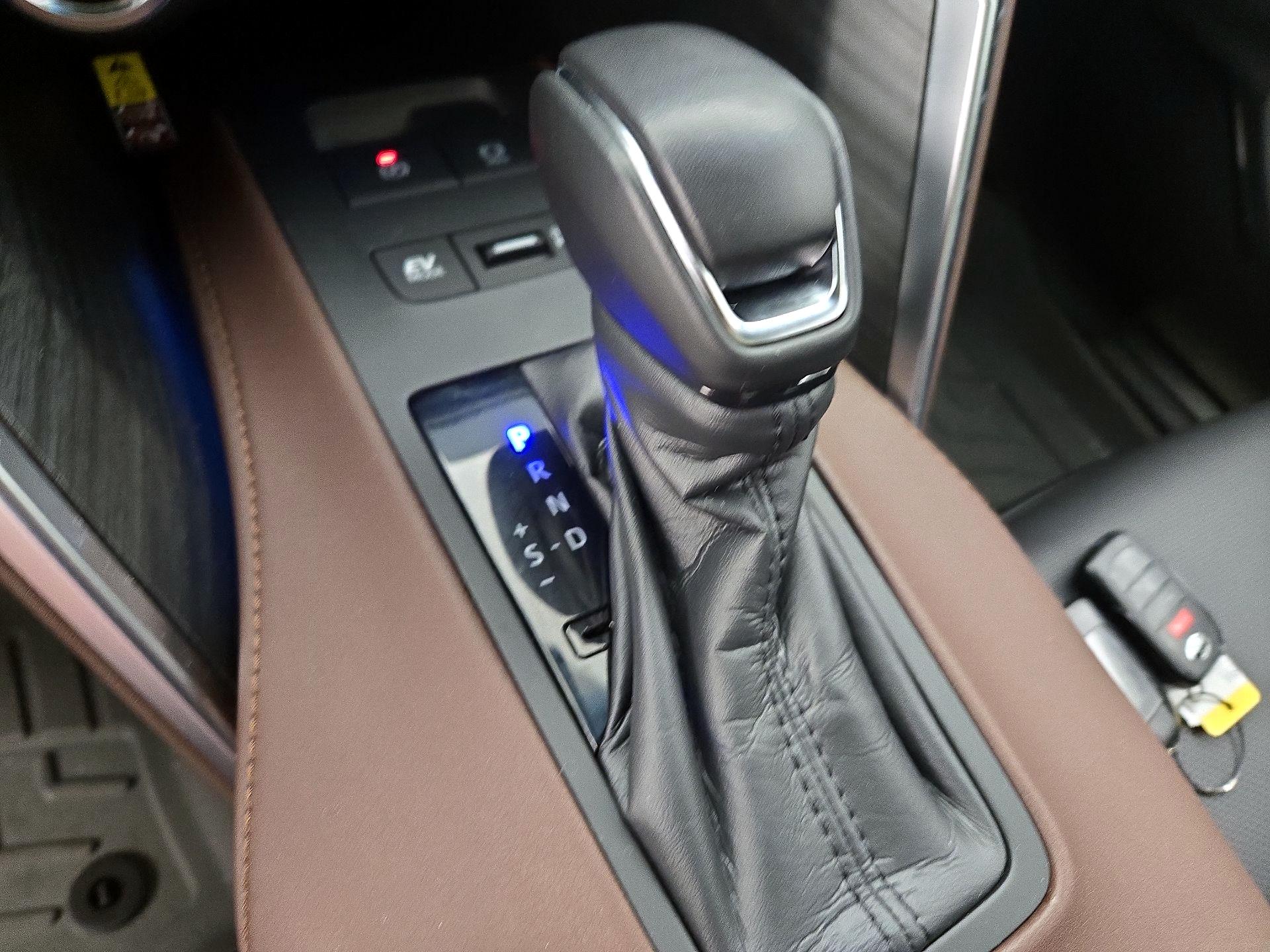 Thumbnail: 2024 Toyota Venza - 17