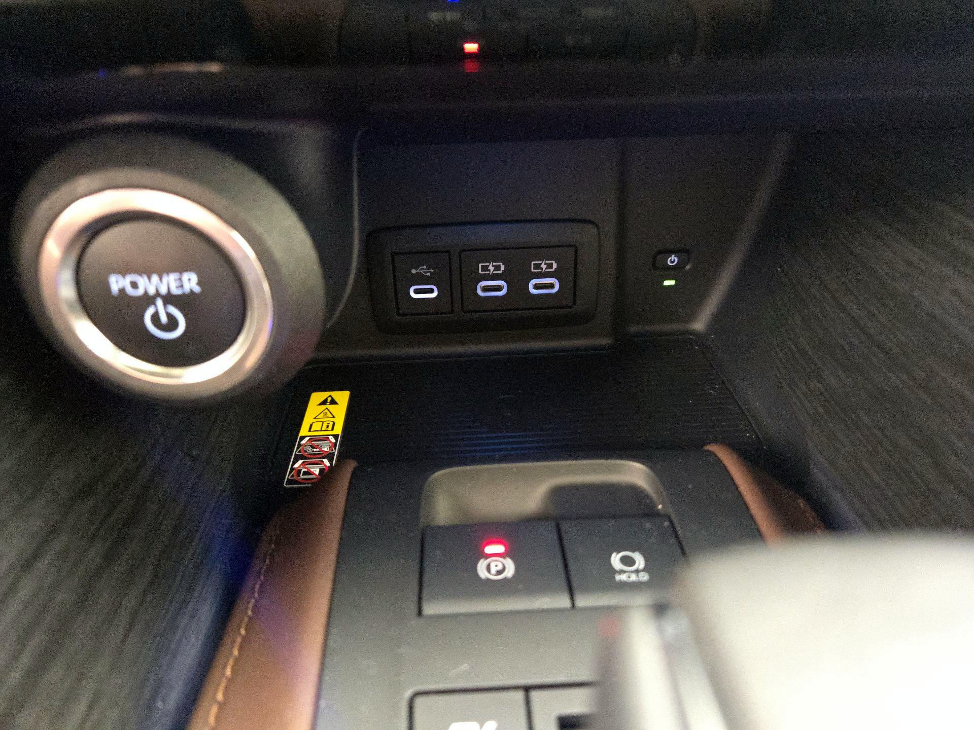 Thumbnail: 2024 Toyota Venza - 18