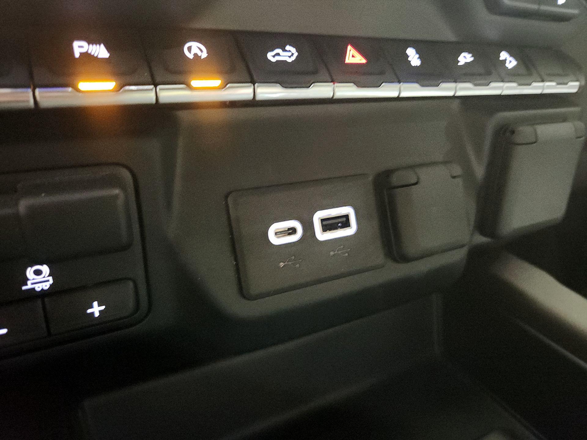 Thumbnail: 2021 Chevrolet Silverado 1500 - 18