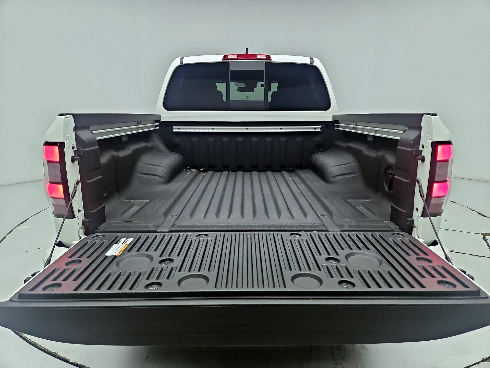 Thumbnail: 2025 Nissan Frontier - 20