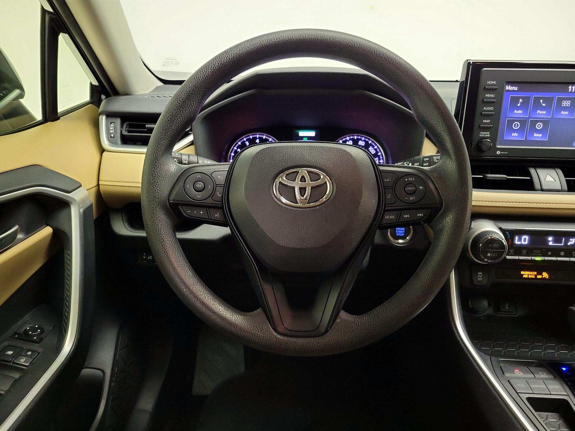 Thumbnail: 2020 Toyota RAV4 - 10
