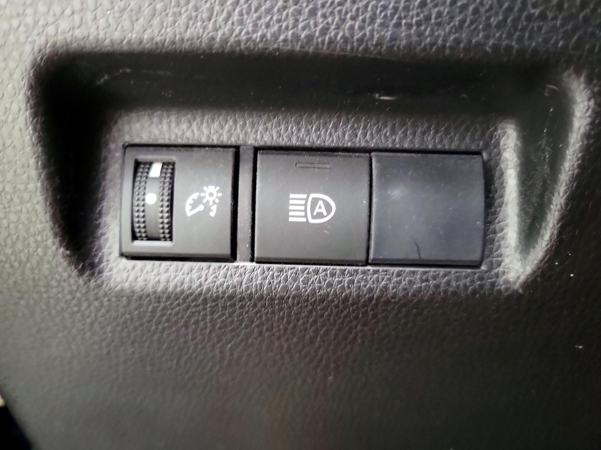 Thumbnail: 2020 Toyota RAV4 - 13