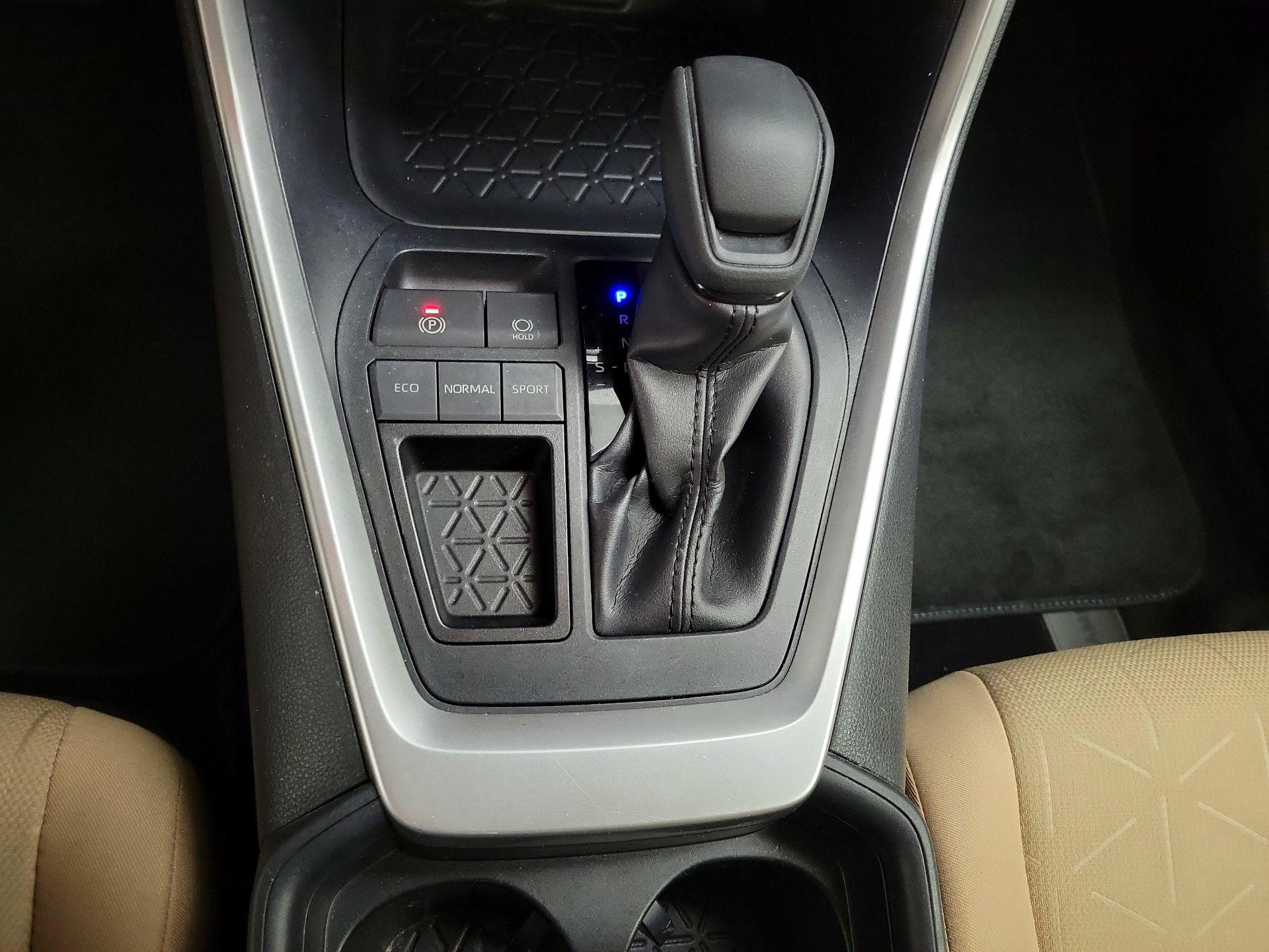 Thumbnail: 2020 Toyota RAV4 - 18