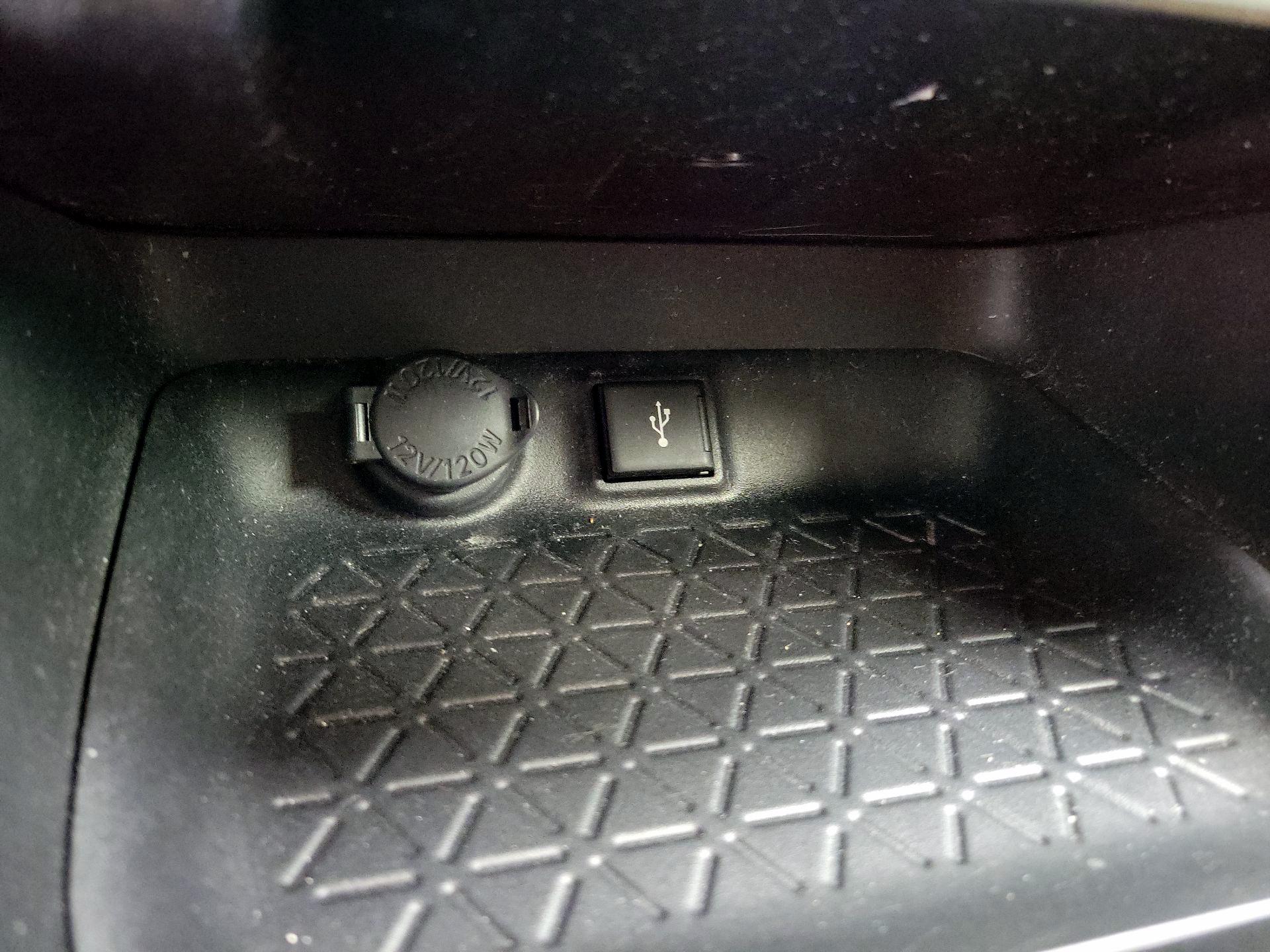 Thumbnail: 2020 Toyota RAV4 - 19