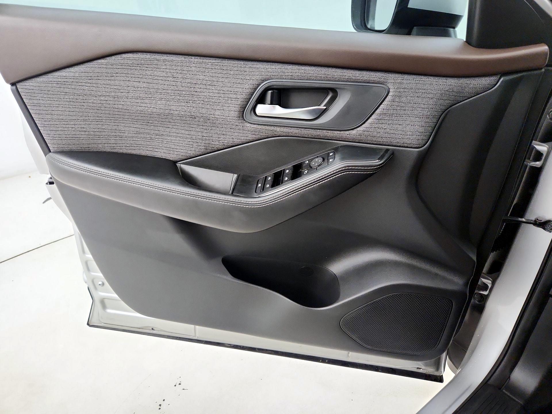 Thumbnail: 2021 Nissan Rogue - 12